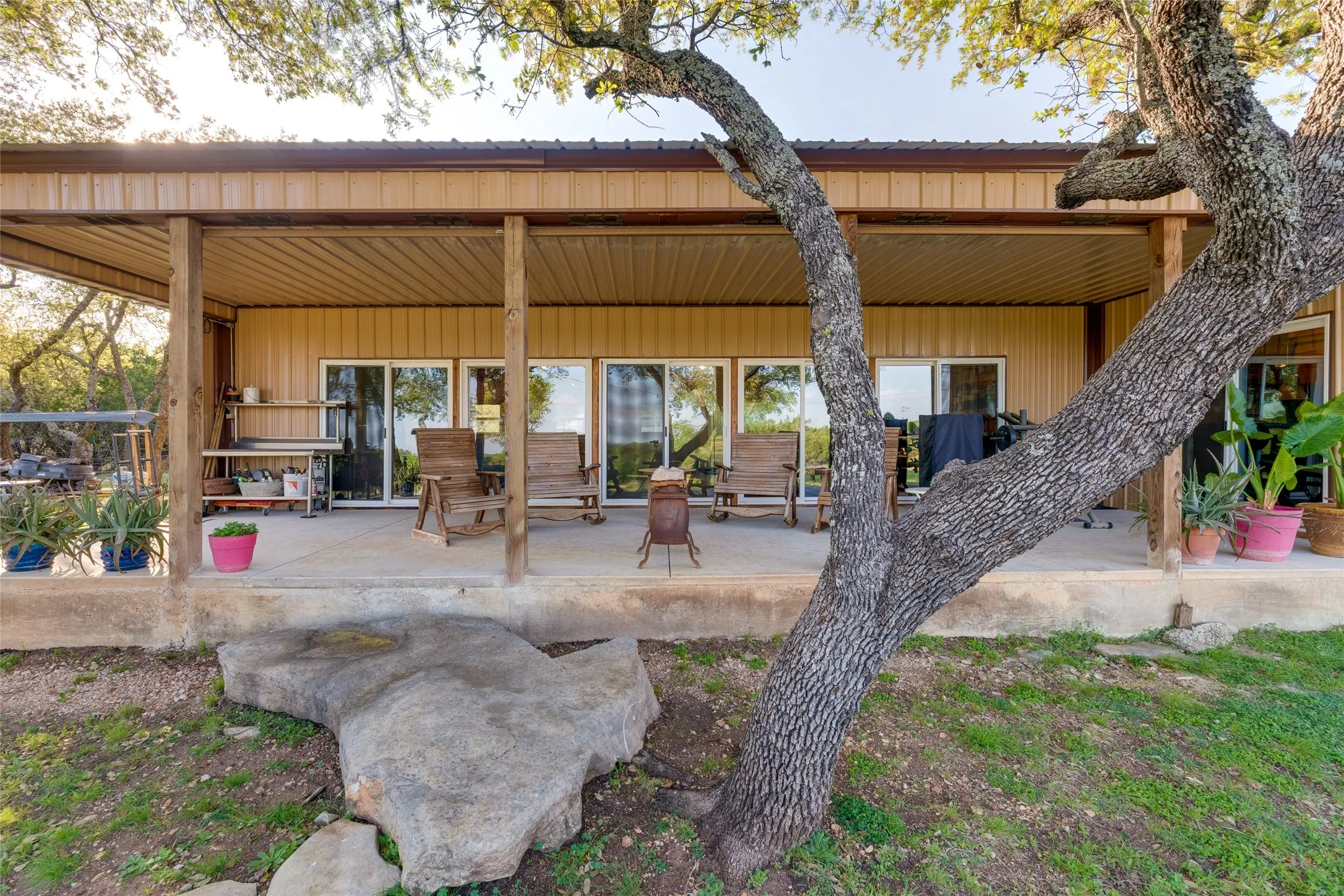 Farm For Sale in Lampasas County , 1261 Park Road, Lampasas, Texas 76550, 2 Bedroom, 3 Bathroom, Garage spaces, 2,048 Sqft, built in 2021, Price $850,000, mls#21365116, Real Estate Agent in Lampasas, Homes For Sale in Lampasas county, Homes For Sale in Lampasas, Realtor in Lampasas Texas, Real Estate Brokerage Independent Realty Texas, Luminita Cordes Realtor