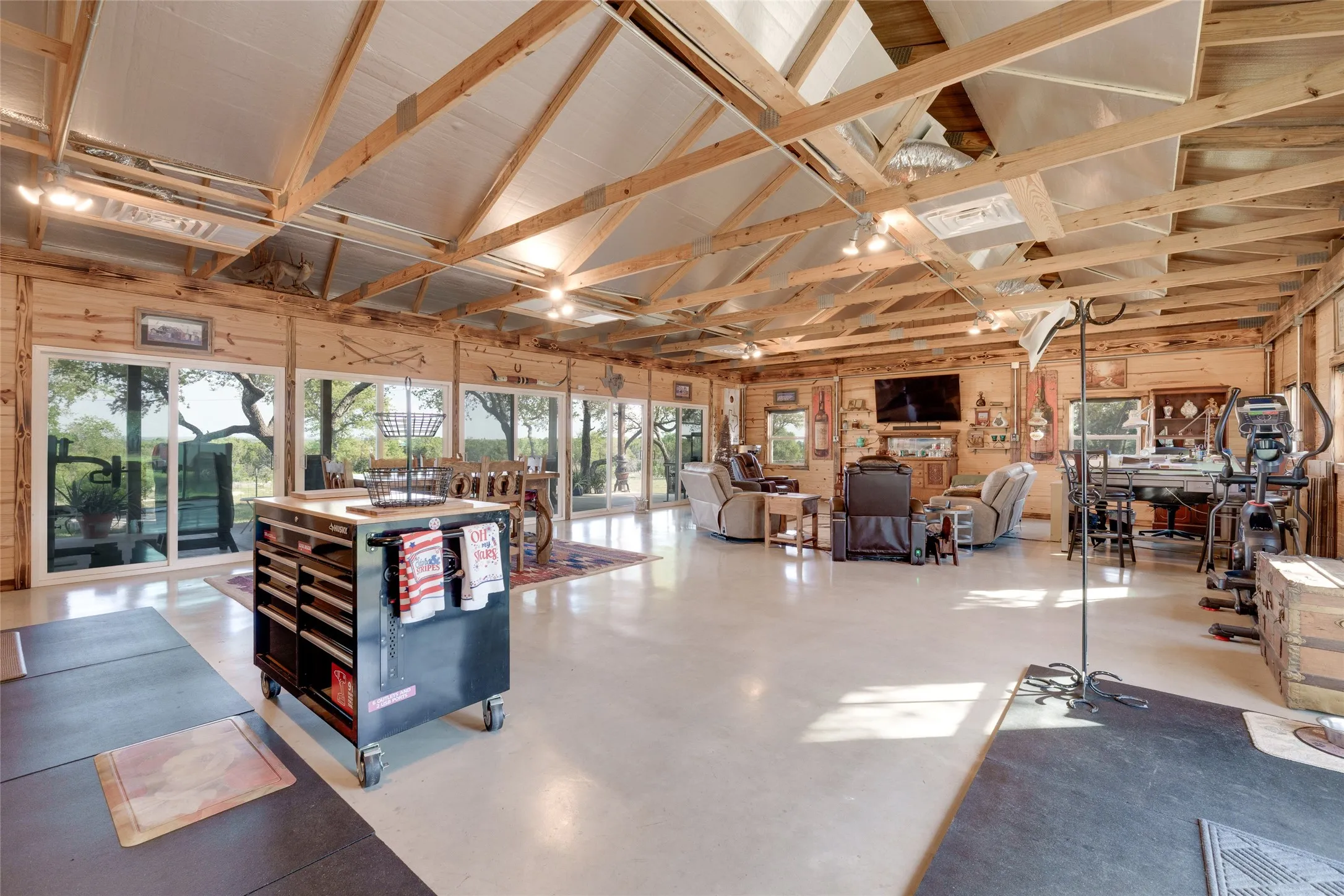 Farm For Sale in Lampasas County , 1261 Park Road, Lampasas, Texas 76550, 2 Bedroom, 3 Bathroom, Garage spaces, 2,048 Sqft, built in 2021, Price $850,000, mls#21365116, Real Estate Agent in Lampasas, Homes For Sale in Lampasas county, Homes For Sale in Lampasas, Realtor in Lampasas Texas, Real Estate Brokerage Independent Realty Texas, Luminita Cordes Realtor