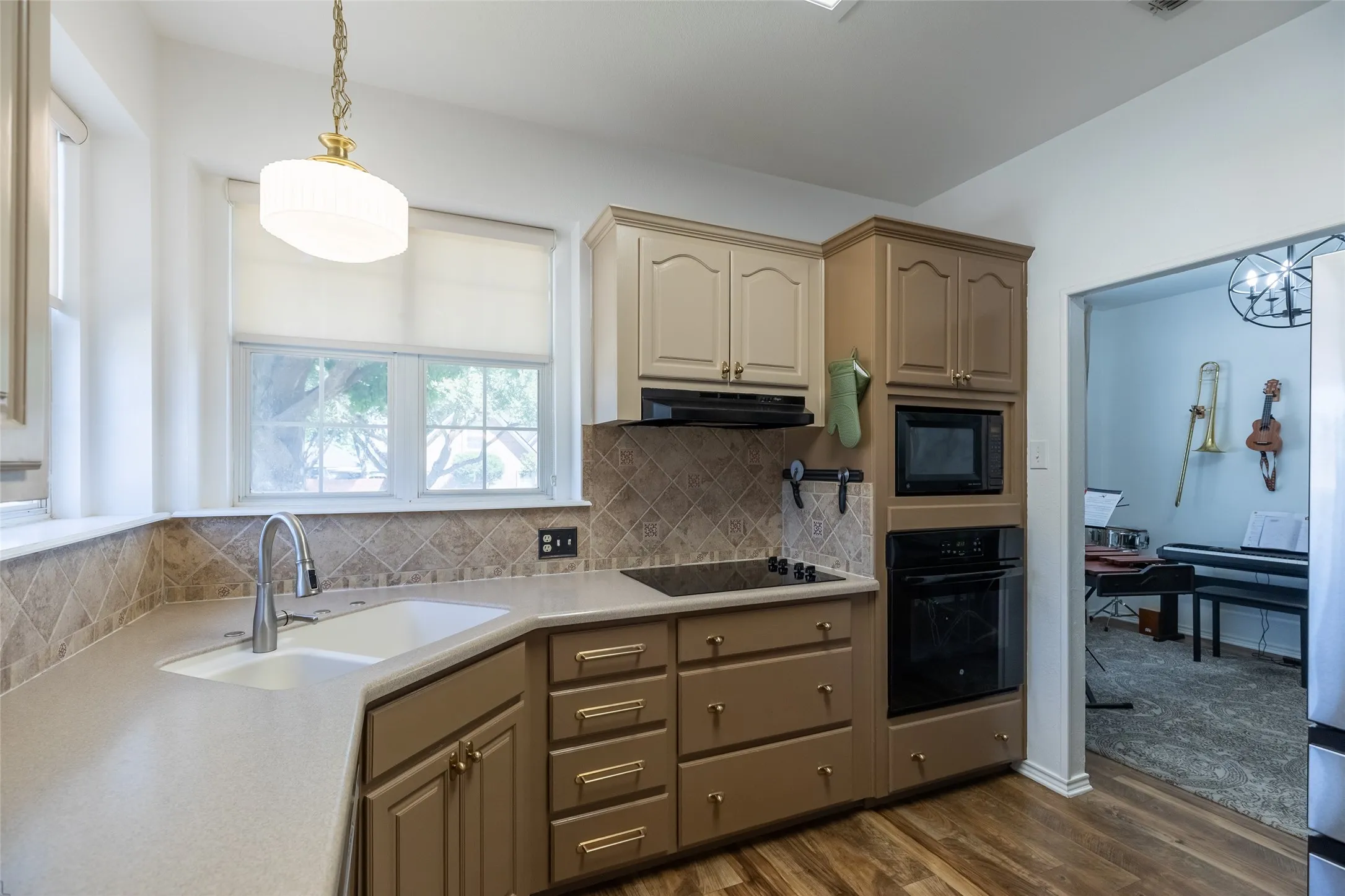 Single Family Residence For Sale in Taylor County , 3525 Riomar Court, Abilene, Texas 79606, 4 Bedroom, 4 Bathroom, 2 Garage spaces, 2,321 Sqft, built in 1995, mls#21365142, Real Estate Agent in Abilene, Homes For Sale in Taylor county, Homes For Sale in Abilene, Realtor in Abilene Texas, Real Estate Brokerage Independent Realty Texas, Luminita Cordes Realtor