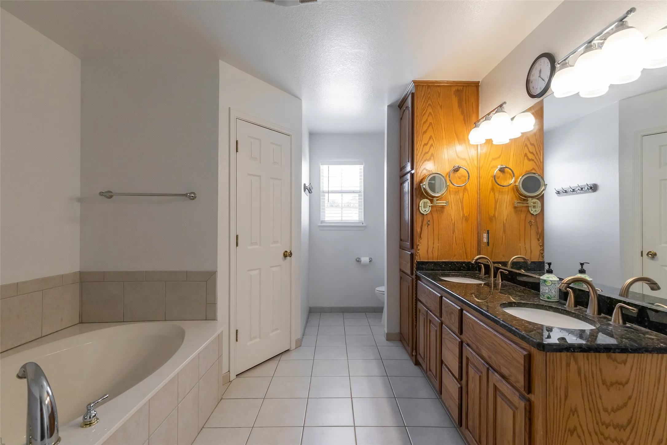 Single Family Residence For Sale in Taylor County , 3525 Riomar Court, Abilene, Texas 79606, 4 Bedroom, 4 Bathroom, 2 Garage spaces, 2,321 Sqft, built in 1995, mls#21365142, Real Estate Agent in Abilene, Homes For Sale in Taylor county, Homes For Sale in Abilene, Realtor in Abilene Texas, Real Estate Brokerage Independent Realty Texas, Luminita Cordes Realtor