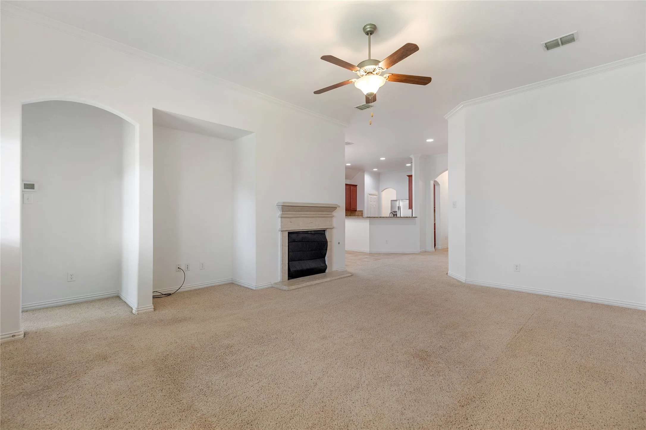 Single Family Residence For Rent in Tarrant County , 3464 Twin Pines Drive, Fort Worth, Texas 76244, 3 Bedroom, 2 Bathroom, 2 Garage spaces, 1,875 Sqft, built in 2010, mls#21362681, Real Estate Agent in Fort Worth, Homes For Rent in Tarrant county, Homes For Rent in Fort Worth, Realtor in Fort Worth Texas, Real Estate Brokerage Independent Realty Texas, Luminita Cordes Realtor