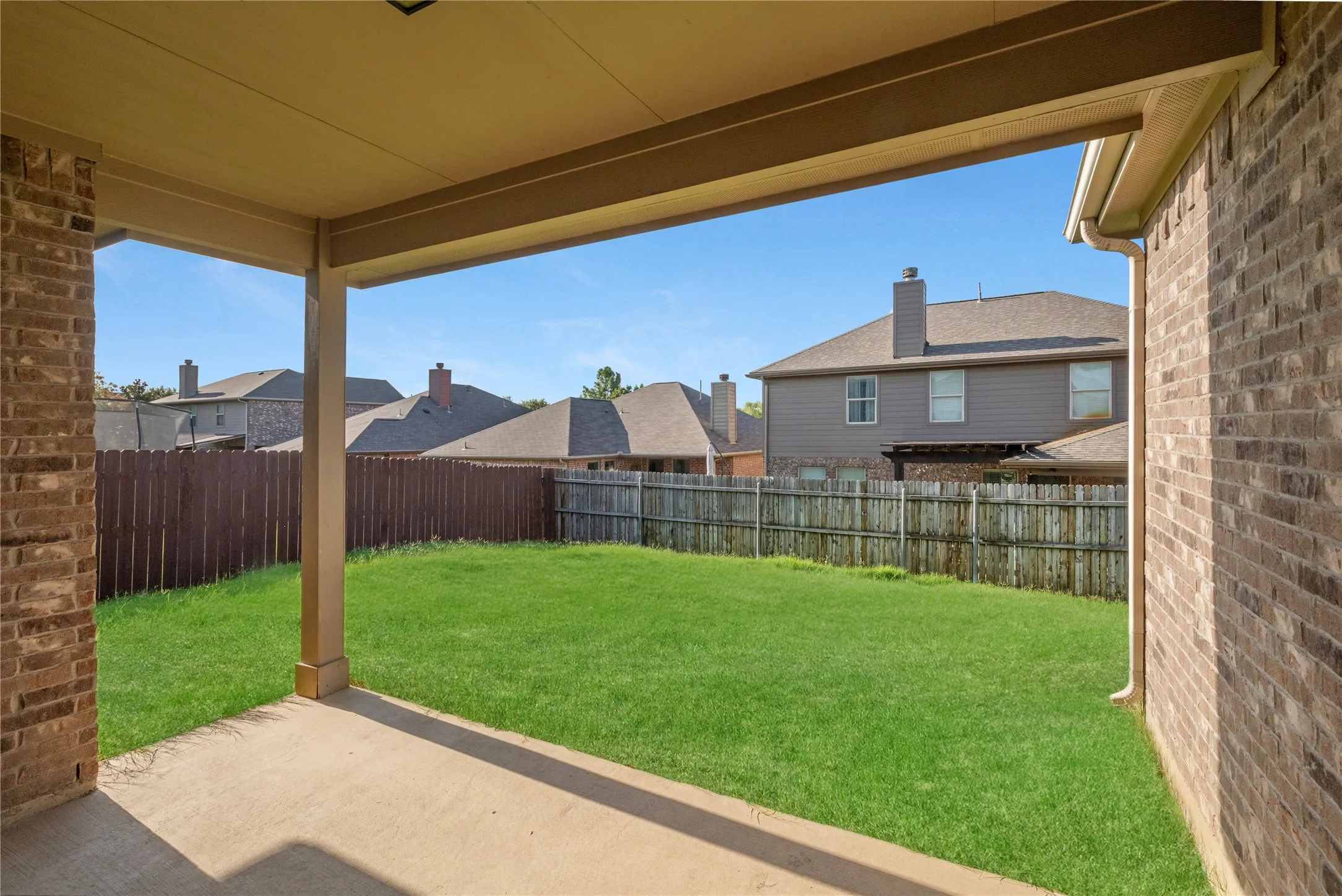 Single Family Residence For Rent in Tarrant County , 3464 Twin Pines Drive, Fort Worth, Texas 76244, 3 Bedroom, 2 Bathroom, 2 Garage spaces, 1,875 Sqft, built in 2010, mls#21362681, Real Estate Agent in Fort Worth, Homes For Rent in Tarrant county, Homes For Rent in Fort Worth, Realtor in Fort Worth Texas, Real Estate Brokerage Independent Realty Texas, Luminita Cordes Realtor