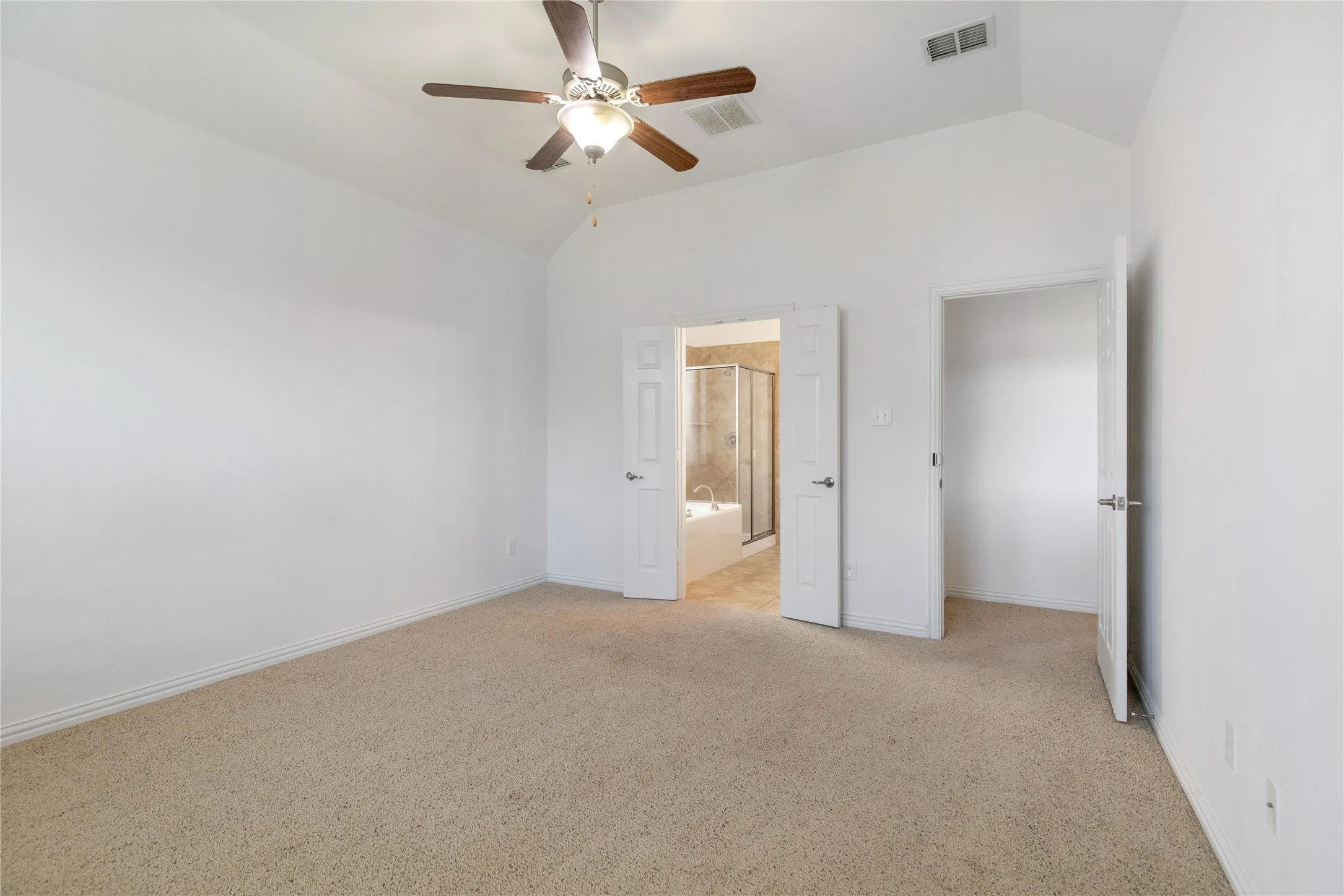 Single Family Residence For Rent in Tarrant County , 3464 Twin Pines Drive, Fort Worth, Texas 76244, 3 Bedroom, 2 Bathroom, 2 Garage spaces, 1,875 Sqft, built in 2010, mls#21362681, Real Estate Agent in Fort Worth, Homes For Rent in Tarrant county, Homes For Rent in Fort Worth, Realtor in Fort Worth Texas, Real Estate Brokerage Independent Realty Texas, Luminita Cordes Realtor
