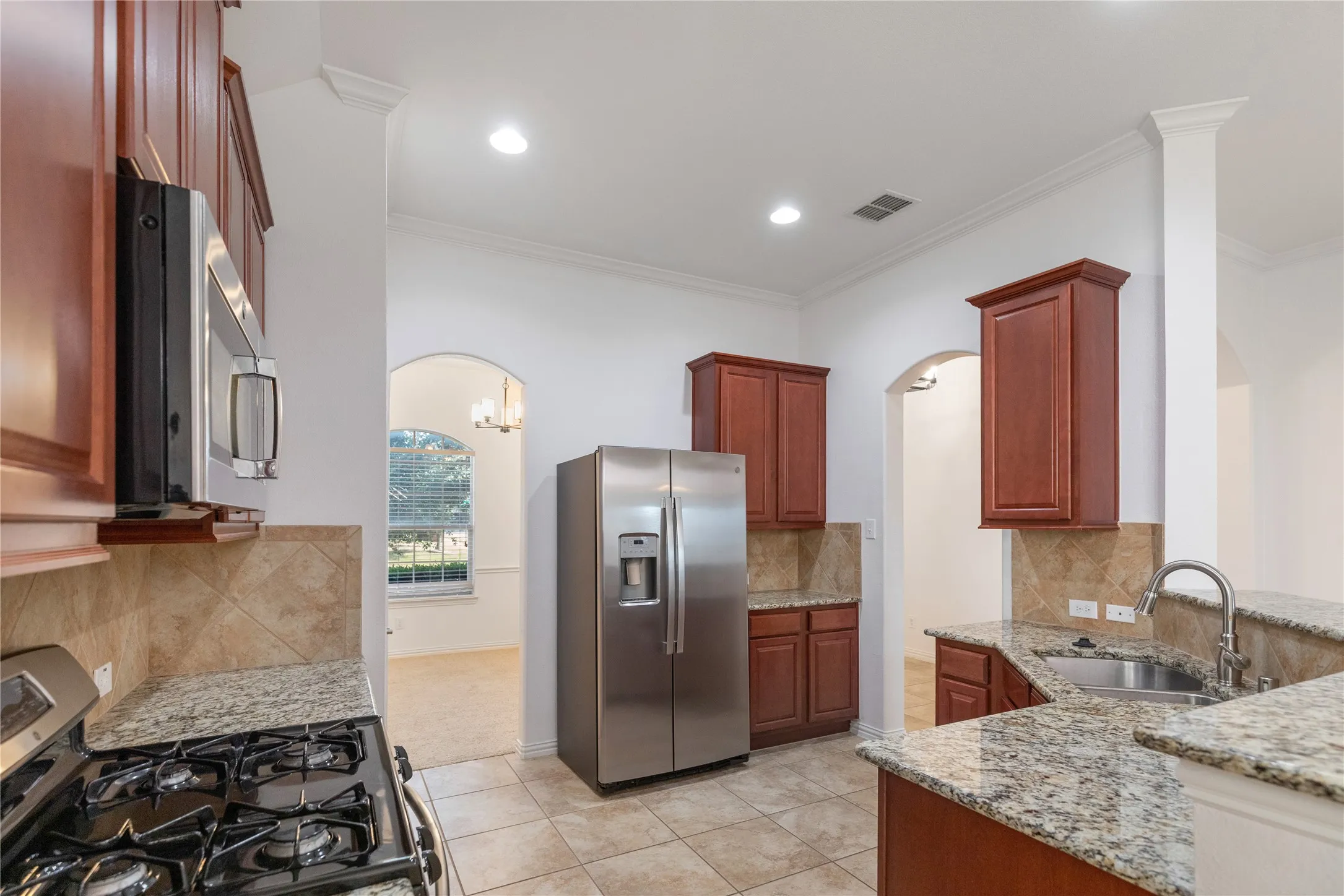 Single Family Residence For Rent in Tarrant County , 3464 Twin Pines Drive, Fort Worth, Texas 76244, 3 Bedroom, 2 Bathroom, 2 Garage spaces, 1,875 Sqft, built in 2010, mls#21362681, Real Estate Agent in Fort Worth, Homes For Rent in Tarrant county, Homes For Rent in Fort Worth, Realtor in Fort Worth Texas, Real Estate Brokerage Independent Realty Texas, Luminita Cordes Realtor