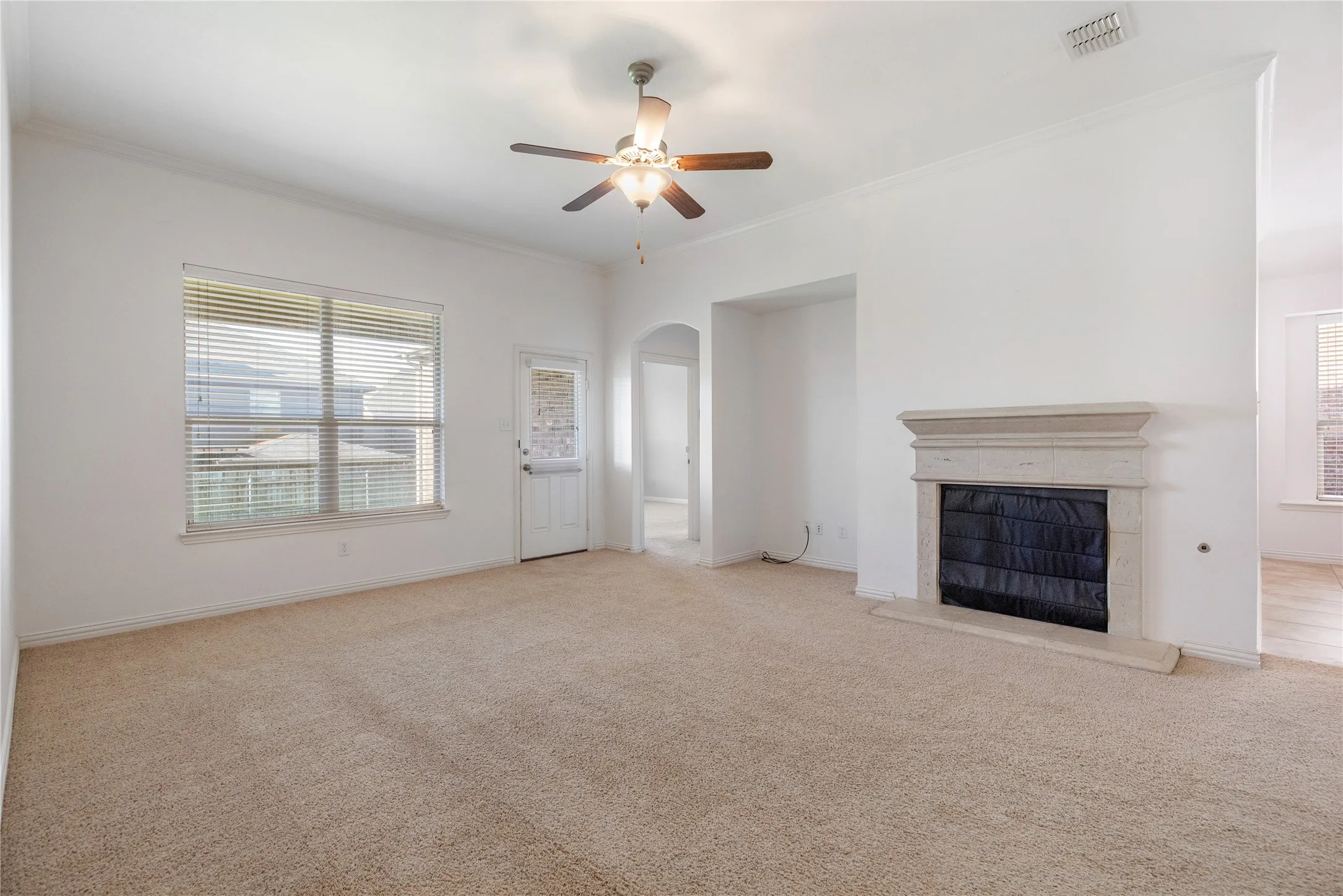 Single Family Residence For Rent in Tarrant County , 3464 Twin Pines Drive, Fort Worth, Texas 76244, 3 Bedroom, 2 Bathroom, 2 Garage spaces, 1,875 Sqft, built in 2010, mls#21362681, Real Estate Agent in Fort Worth, Homes For Rent in Tarrant county, Homes For Rent in Fort Worth, Realtor in Fort Worth Texas, Real Estate Brokerage Independent Realty Texas, Luminita Cordes Realtor