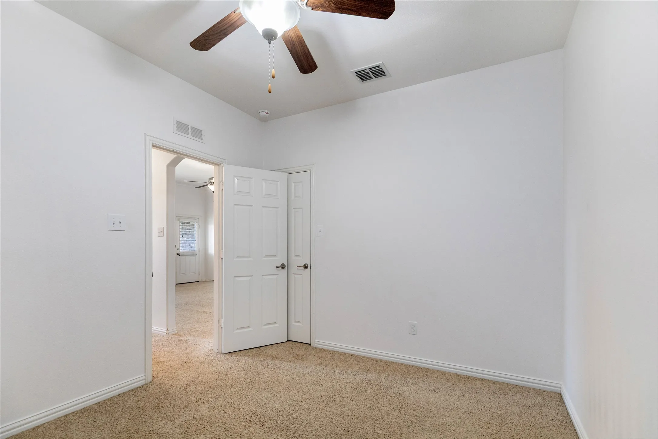 Single Family Residence For Rent in Tarrant County , 3464 Twin Pines Drive, Fort Worth, Texas 76244, 3 Bedroom, 2 Bathroom, 2 Garage spaces, 1,875 Sqft, built in 2010, mls#21362681, Real Estate Agent in Fort Worth, Homes For Rent in Tarrant county, Homes For Rent in Fort Worth, Realtor in Fort Worth Texas, Real Estate Brokerage Independent Realty Texas, Luminita Cordes Realtor