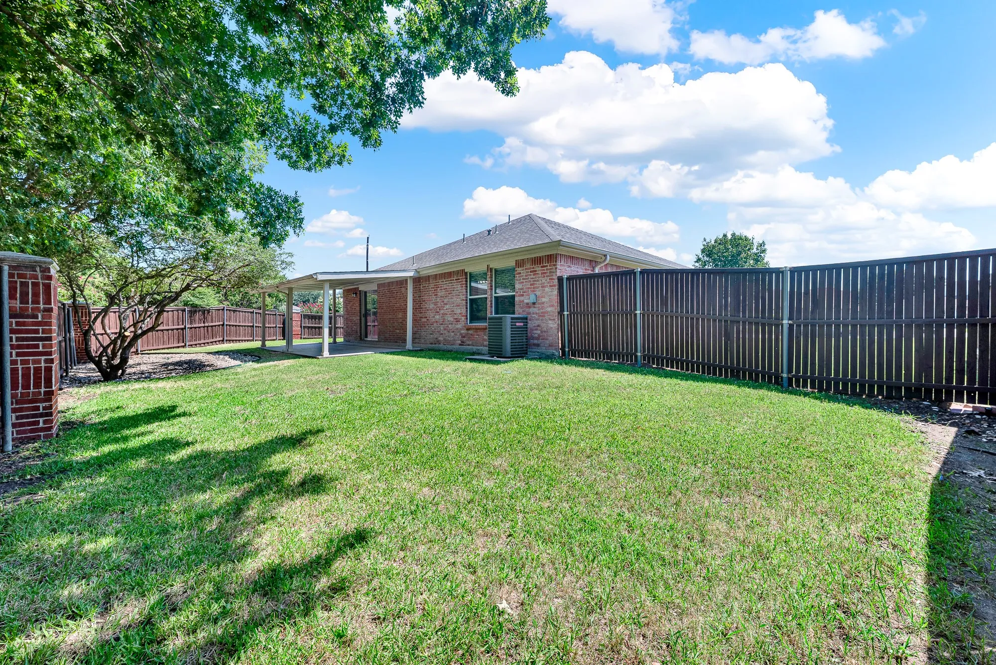 Single Family Residence For Rent in Collin County , 523 Robinwood Road, Wylie, Texas 75098, 3 Bedroom, 2 Bathroom, 2 Garage spaces, 1,268 Sqft, built in 2004, mls#21362364, Real Estate Agent in Wylie, Homes For Rent in Collin county, Homes For Rent in Wylie, Realtor in Wylie Texas, Real Estate Brokerage Independent Realty Texas, Luminita Cordes Realtor
