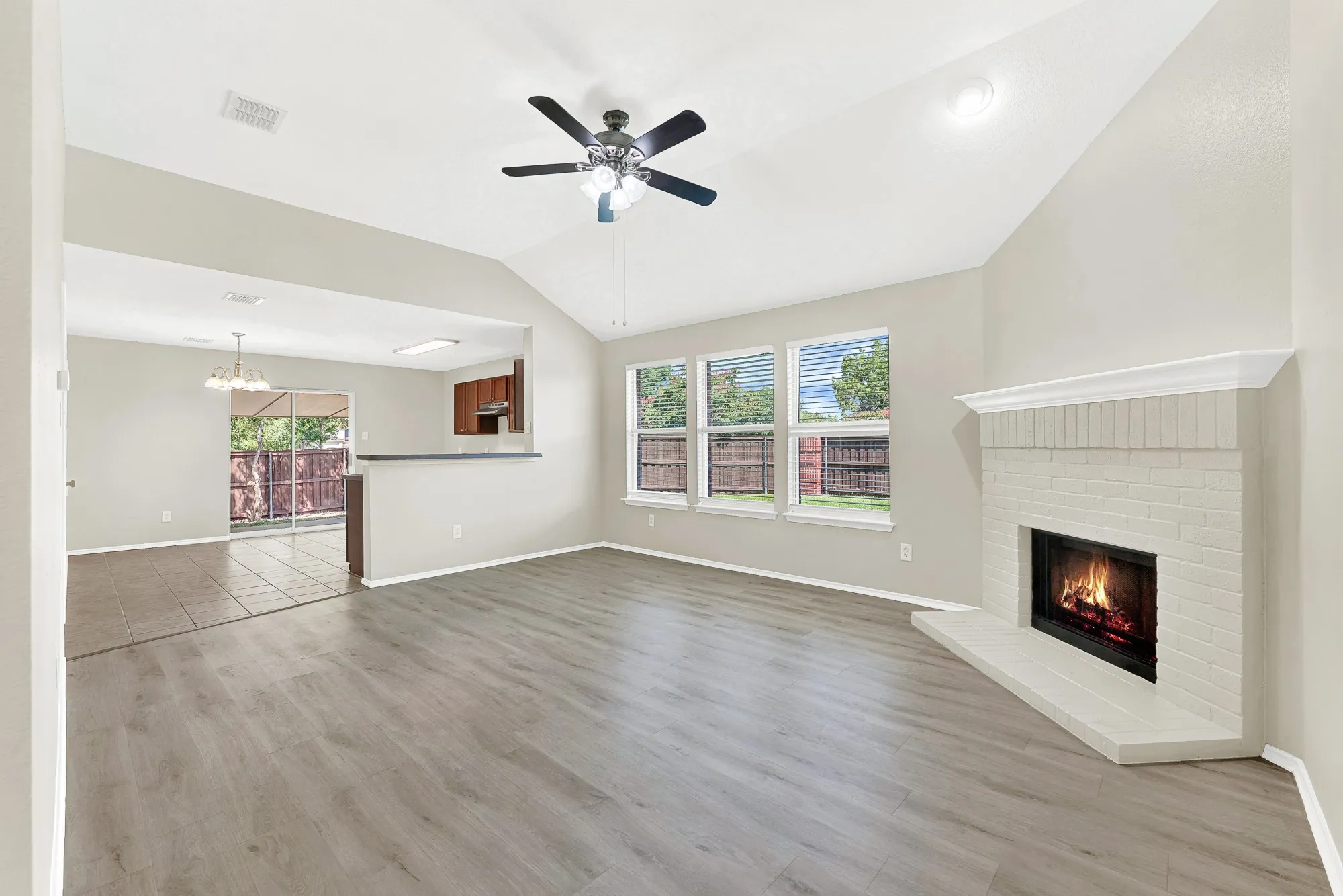Single Family Residence For Rent in Collin County , 523 Robinwood Road, Wylie, Texas 75098, 3 Bedroom, 2 Bathroom, 2 Garage spaces, 1,268 Sqft, built in 2004, mls#21362364, Real Estate Agent in Wylie, Homes For Rent in Collin county, Homes For Rent in Wylie, Realtor in Wylie Texas, Real Estate Brokerage Independent Realty Texas, Luminita Cordes Realtor