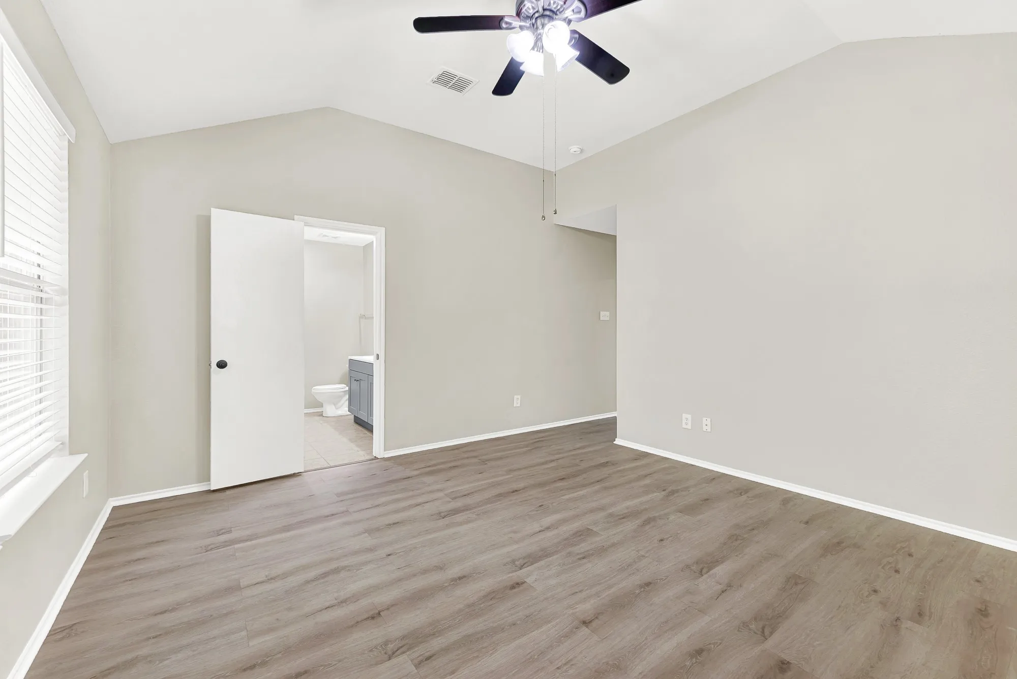 Single Family Residence For Rent in Collin County , 523 Robinwood Road, Wylie, Texas 75098, 3 Bedroom, 2 Bathroom, 2 Garage spaces, 1,268 Sqft, built in 2004, mls#21362364, Real Estate Agent in Wylie, Homes For Rent in Collin county, Homes For Rent in Wylie, Realtor in Wylie Texas, Real Estate Brokerage Independent Realty Texas, Luminita Cordes Realtor