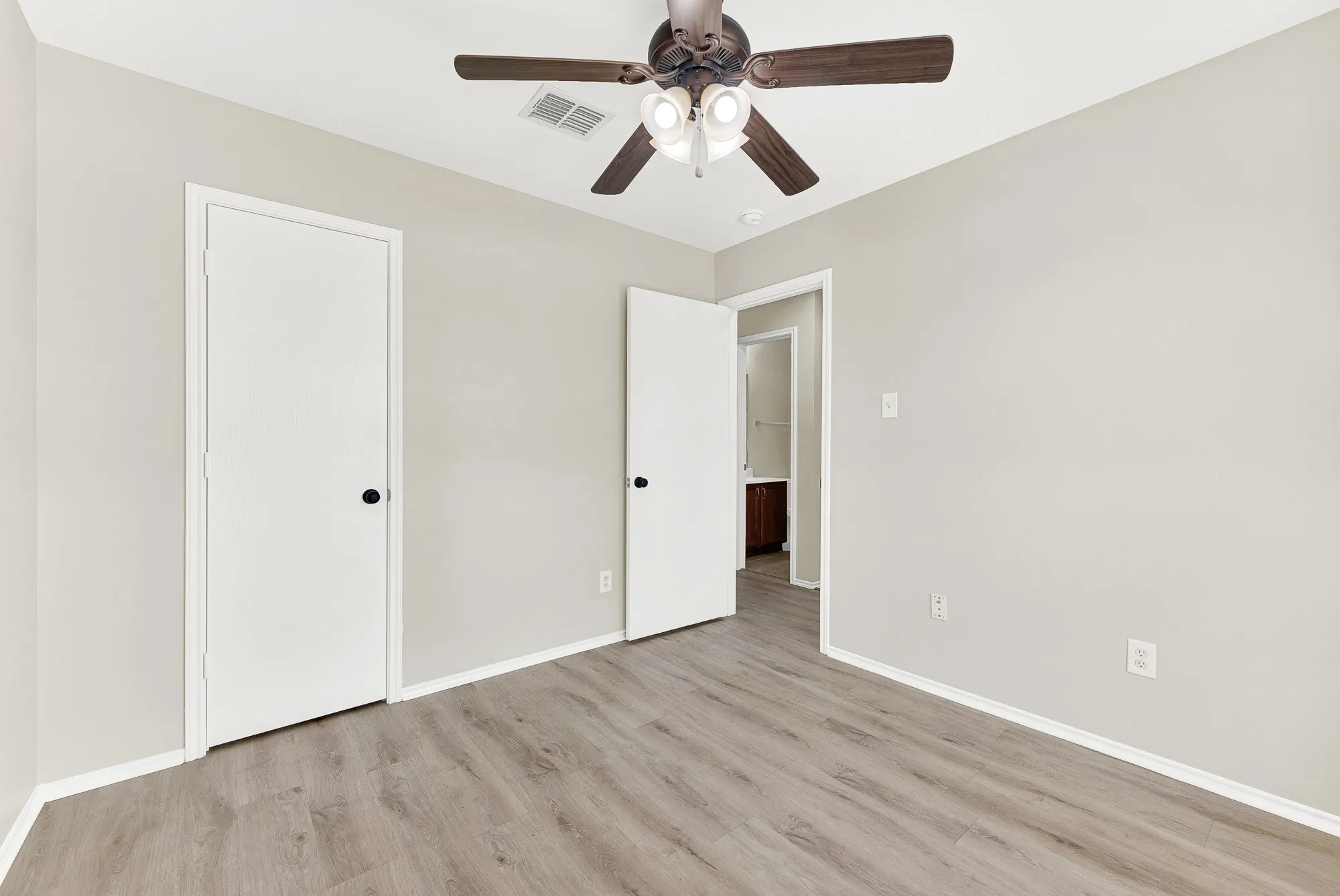 Single Family Residence For Rent in Collin County , 523 Robinwood Road, Wylie, Texas 75098, 3 Bedroom, 2 Bathroom, 2 Garage spaces, 1,268 Sqft, built in 2004, mls#21362364, Real Estate Agent in Wylie, Homes For Rent in Collin county, Homes For Rent in Wylie, Realtor in Wylie Texas, Real Estate Brokerage Independent Realty Texas, Luminita Cordes Realtor