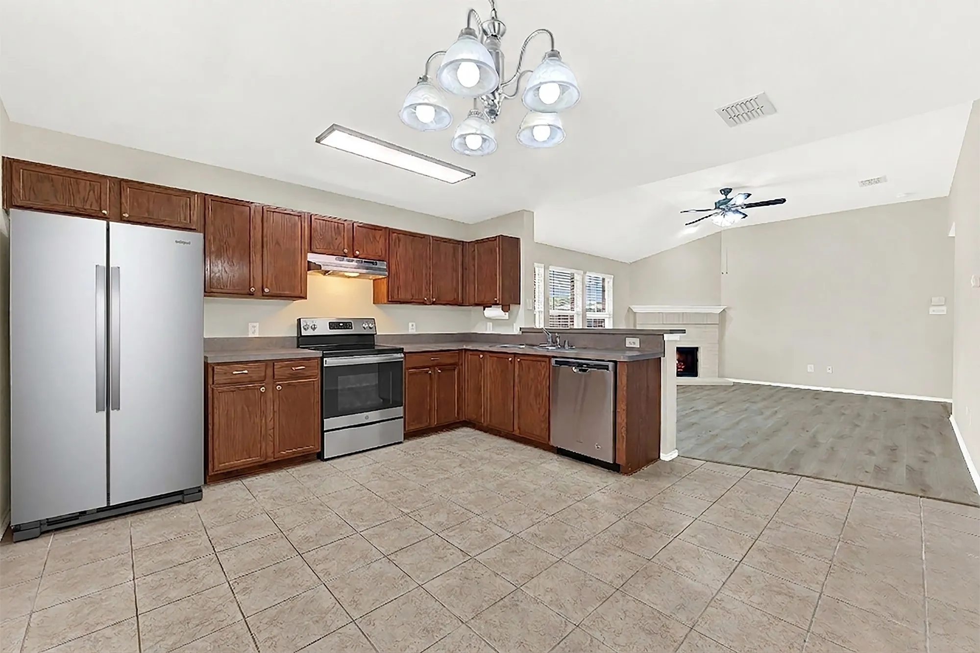 Single Family Residence For Rent in Collin County , 523 Robinwood Road, Wylie, Texas 75098, 3 Bedroom, 2 Bathroom, 2 Garage spaces, 1,268 Sqft, built in 2004, mls#21362364, Real Estate Agent in Wylie, Homes For Rent in Collin county, Homes For Rent in Wylie, Realtor in Wylie Texas, Real Estate Brokerage Independent Realty Texas, Luminita Cordes Realtor