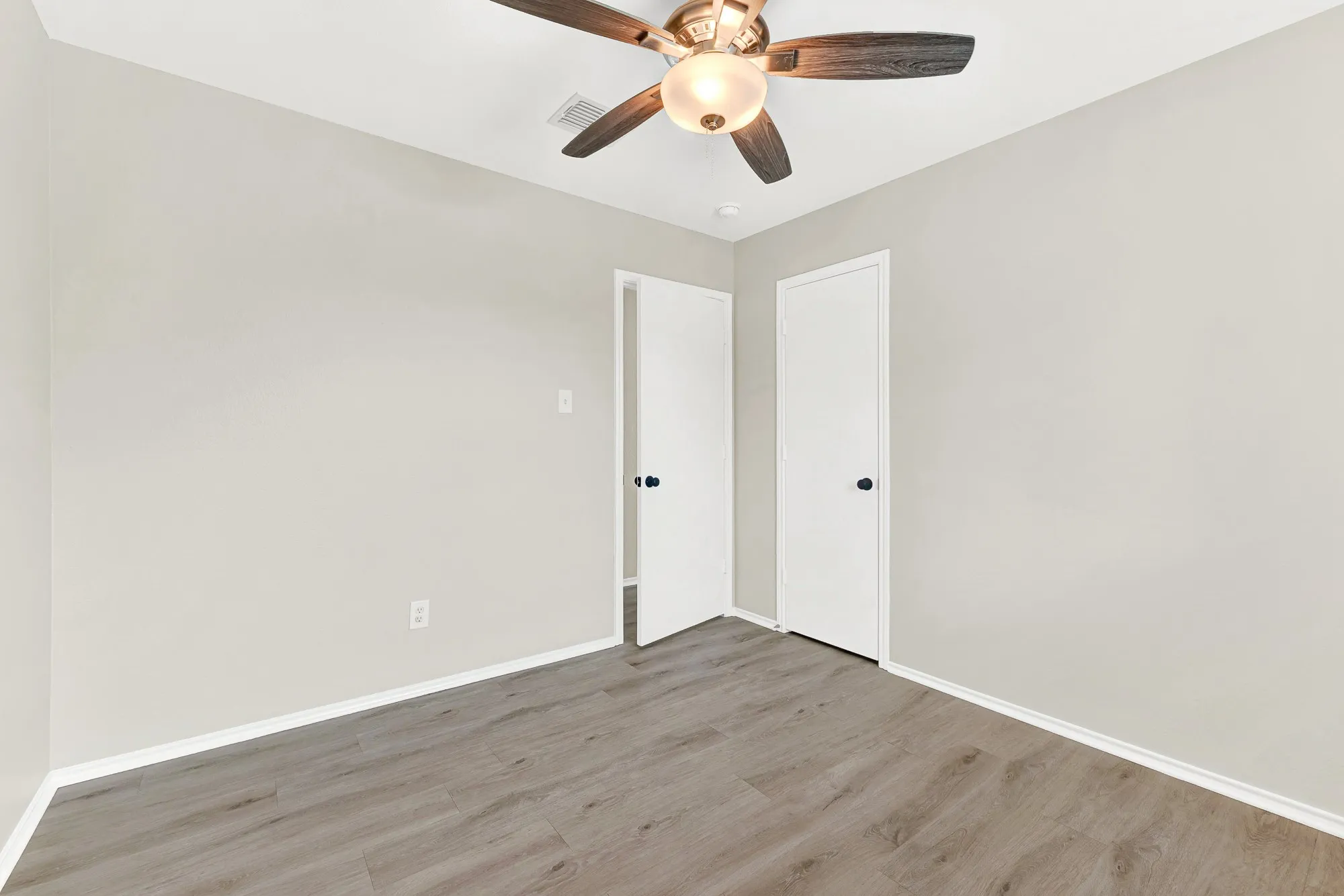 Single Family Residence For Rent in Collin County , 523 Robinwood Road, Wylie, Texas 75098, 3 Bedroom, 2 Bathroom, 2 Garage spaces, 1,268 Sqft, built in 2004, mls#21362364, Real Estate Agent in Wylie, Homes For Rent in Collin county, Homes For Rent in Wylie, Realtor in Wylie Texas, Real Estate Brokerage Independent Realty Texas, Luminita Cordes Realtor
