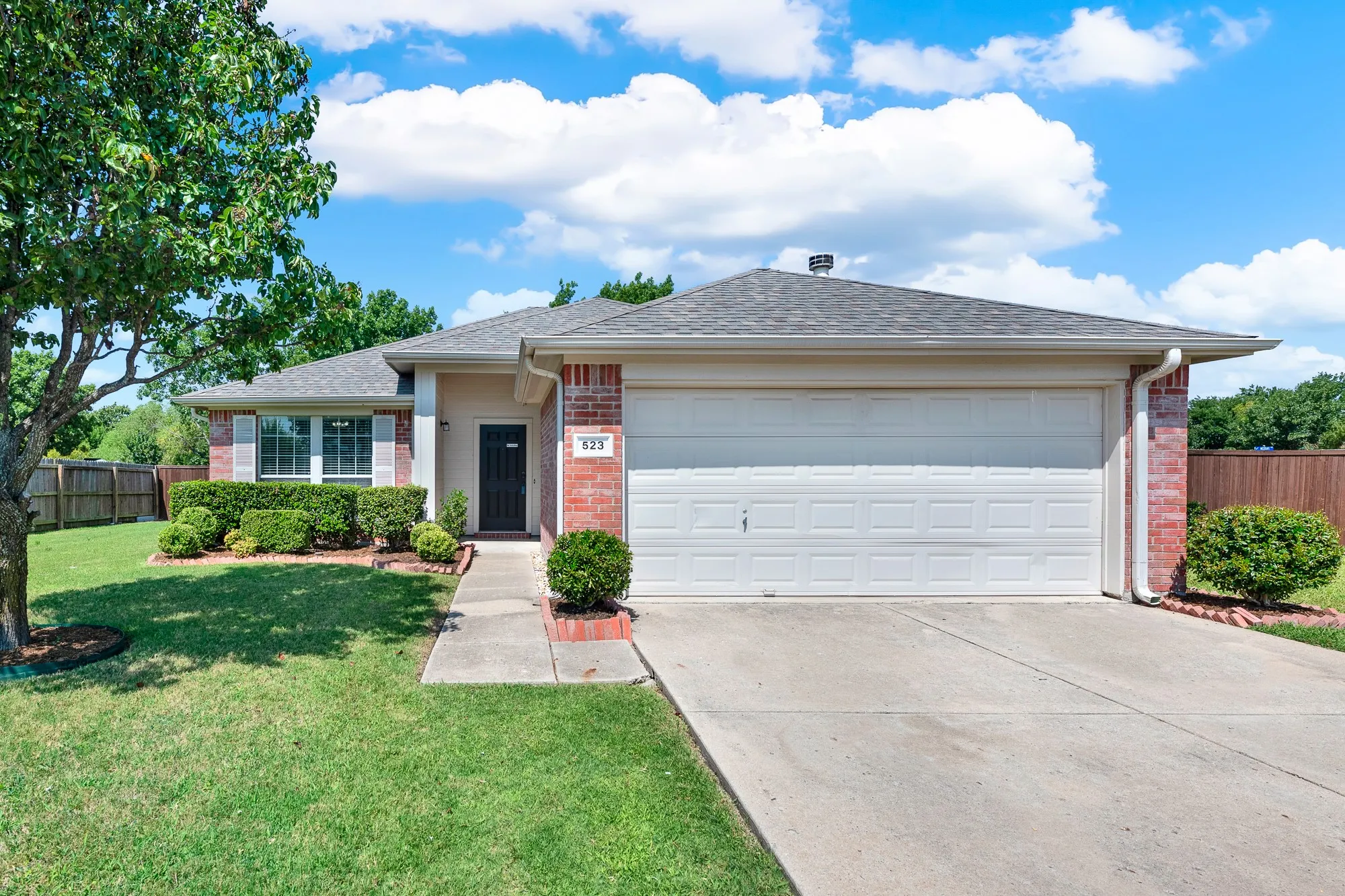 Single Family Residence For Rent in Collin County , 523 Robinwood Road, Wylie, Texas 75098, 3 Bedroom, 2 Bathroom, 2 Garage spaces, 1,268 Sqft, built in 2004, mls#21362364, Real Estate Agent in Wylie, Homes For Rent in Collin county, Homes For Rent in Wylie, Realtor in Wylie Texas, Real Estate Brokerage Independent Realty Texas, Luminita Cordes Realtor