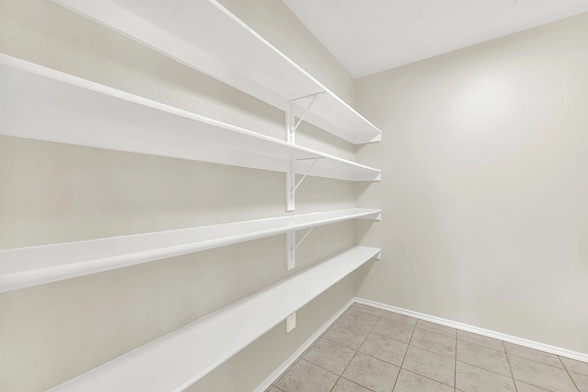 Single Family Residence For Rent in Collin County , 523 Robinwood Road, Wylie, Texas 75098, 3 Bedroom, 2 Bathroom, 2 Garage spaces, 1,268 Sqft, built in 2004, mls#21362364, Real Estate Agent in Wylie, Homes For Rent in Collin county, Homes For Rent in Wylie, Realtor in Wylie Texas, Real Estate Brokerage Independent Realty Texas, Luminita Cordes Realtor