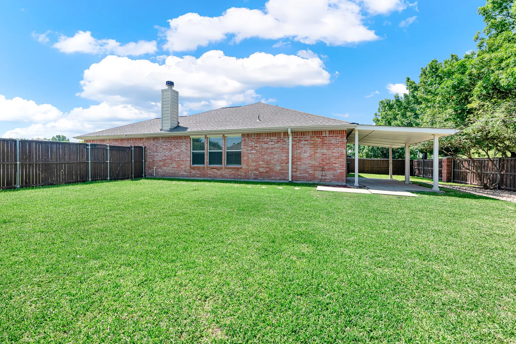 Single Family Residence For Rent in Collin County , 523 Robinwood Road, Wylie, Texas 75098, 3 Bedroom, 2 Bathroom, 2 Garage spaces, 1,268 Sqft, built in 2004, mls#21362364, Real Estate Agent in Wylie, Homes For Rent in Collin county, Homes For Rent in Wylie, Realtor in Wylie Texas, Real Estate Brokerage Independent Realty Texas, Luminita Cordes Realtor