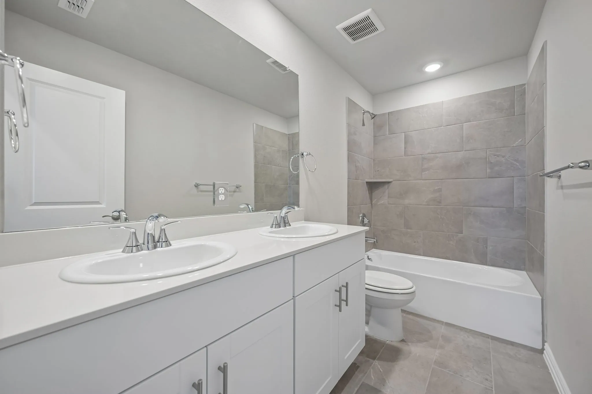 Photo is not of the actual home, but is an inspirational photo of builder’s model home and may depict options, furnishings, and/or decorator features that are not included.