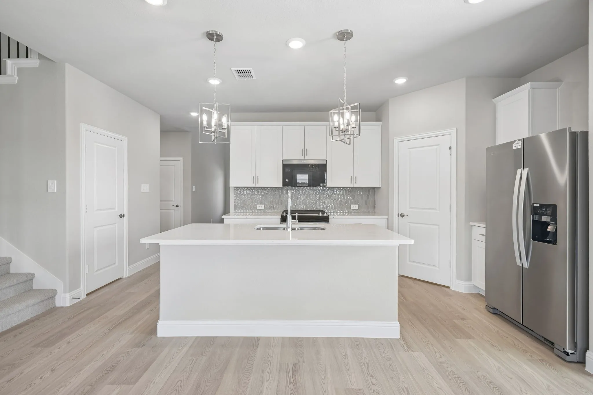 bac330ee4184b46298f0546c530081bb