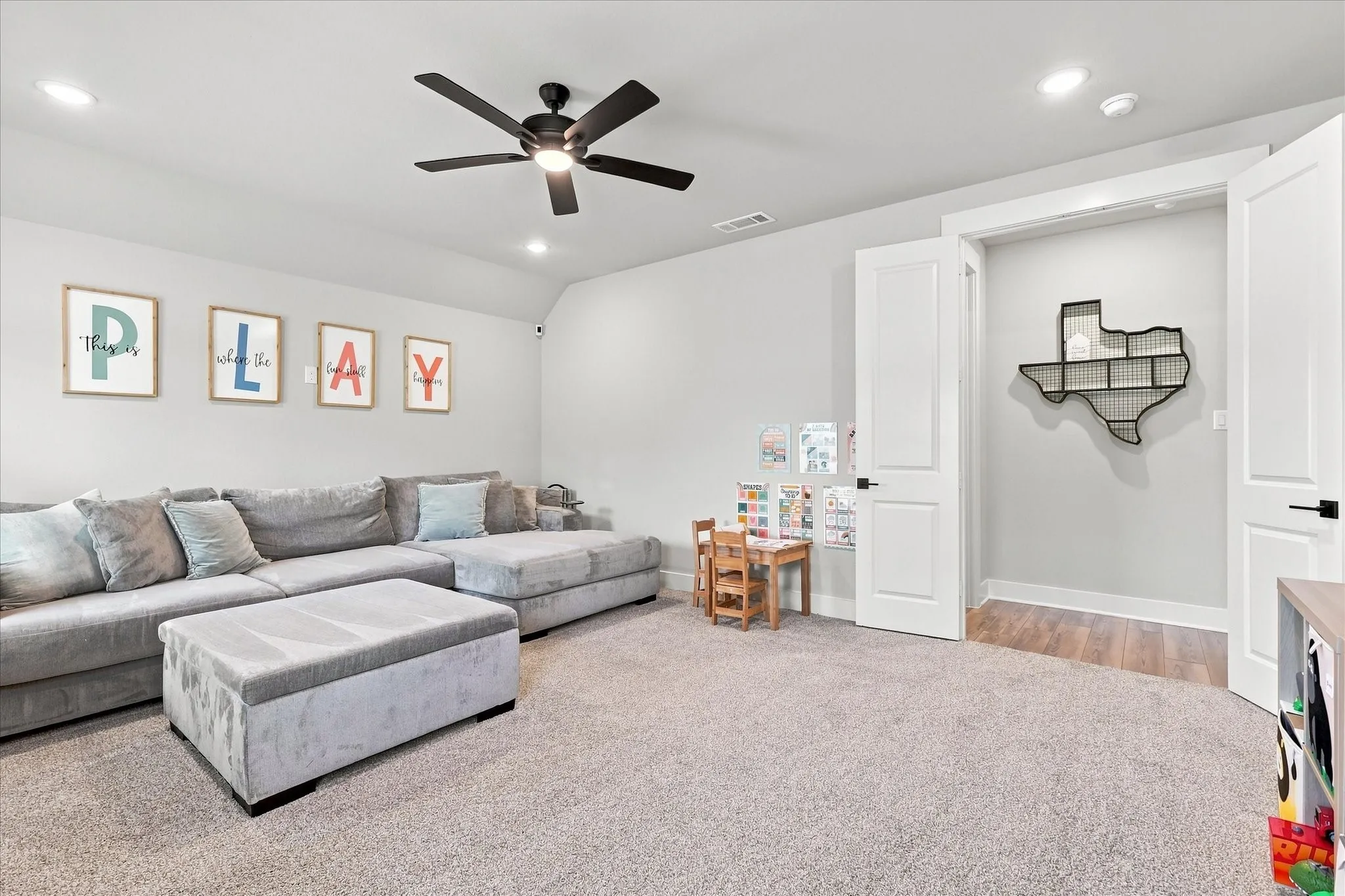 Single Family Residence For Sale in Grayson County , 3525 Lariat Trail, Van Alstyne, Texas 75495, 4 Bedroom, 3 Bathroom, 3 Garage spaces, 2,747 Sqft, built in 2025, mls#21362933, Real Estate Agent in Van Alstyne, Homes For Sale in Grayson county, Homes For Sale in Van Alstyne, Realtor in Van Alstyne Texas, Real Estate Brokerage Independent Realty Texas, Luminita Cordes Realtor