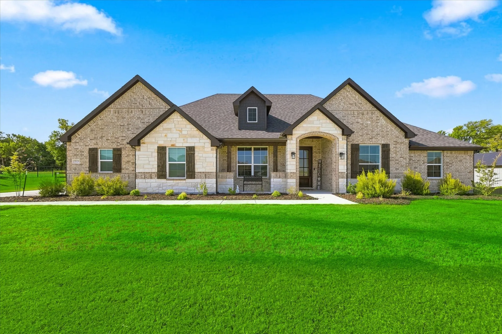 Single Family Residence For Sale in Grayson County , 3525 Lariat Trail, Van Alstyne, Texas 75495, 4 Bedroom, 3 Bathroom, 3 Garage spaces, 2,747 Sqft, built in 2025, mls#21362933, Real Estate Agent in Van Alstyne, Homes For Sale in Grayson county, Homes For Sale in Van Alstyne, Realtor in Van Alstyne Texas, Real Estate Brokerage Independent Realty Texas, Luminita Cordes Realtor