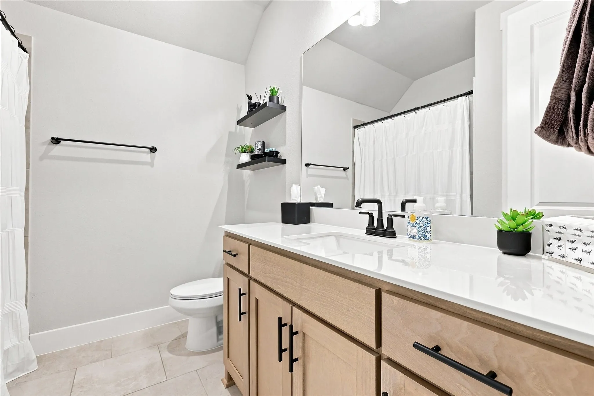 Single Family Residence For Sale in Grayson County , 3525 Lariat Trail, Van Alstyne, Texas 75495, 4 Bedroom, 3 Bathroom, 3 Garage spaces, 2,747 Sqft, built in 2025, mls#21362933, Real Estate Agent in Van Alstyne, Homes For Sale in Grayson county, Homes For Sale in Van Alstyne, Realtor in Van Alstyne Texas, Real Estate Brokerage Independent Realty Texas, Luminita Cordes Realtor