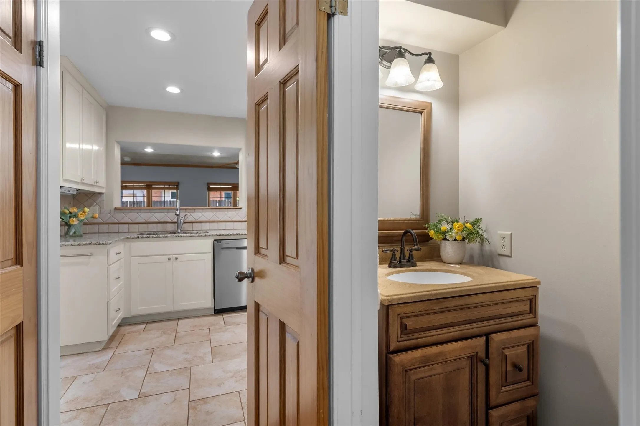 Powder bath conveniently located off the kitchen