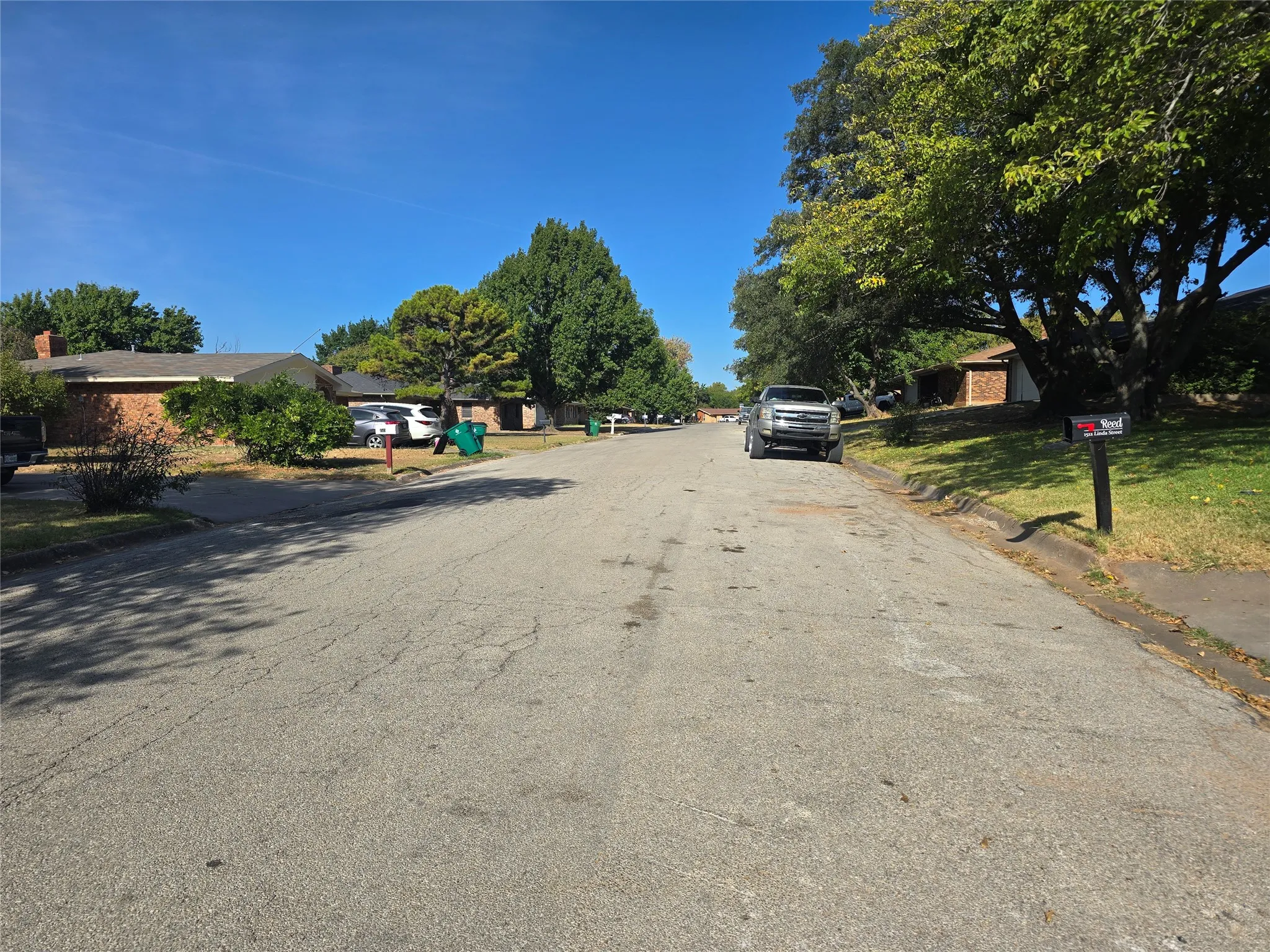 Single Family Residence For Sale in Montague County , 1514 Linda Street, Bowie, Texas 76230, 3 Bedroom, 2 Bathroom, 2 Garage spaces, 1,769 Sqft, built in 0, mls#21365153, Real Estate Agent in Bowie, Homes For Sale in Montague county, Homes For Sale in Bowie, Realtor in Bowie Texas, Real Estate Brokerage Independent Realty Texas, Luminita Cordes Realtor
