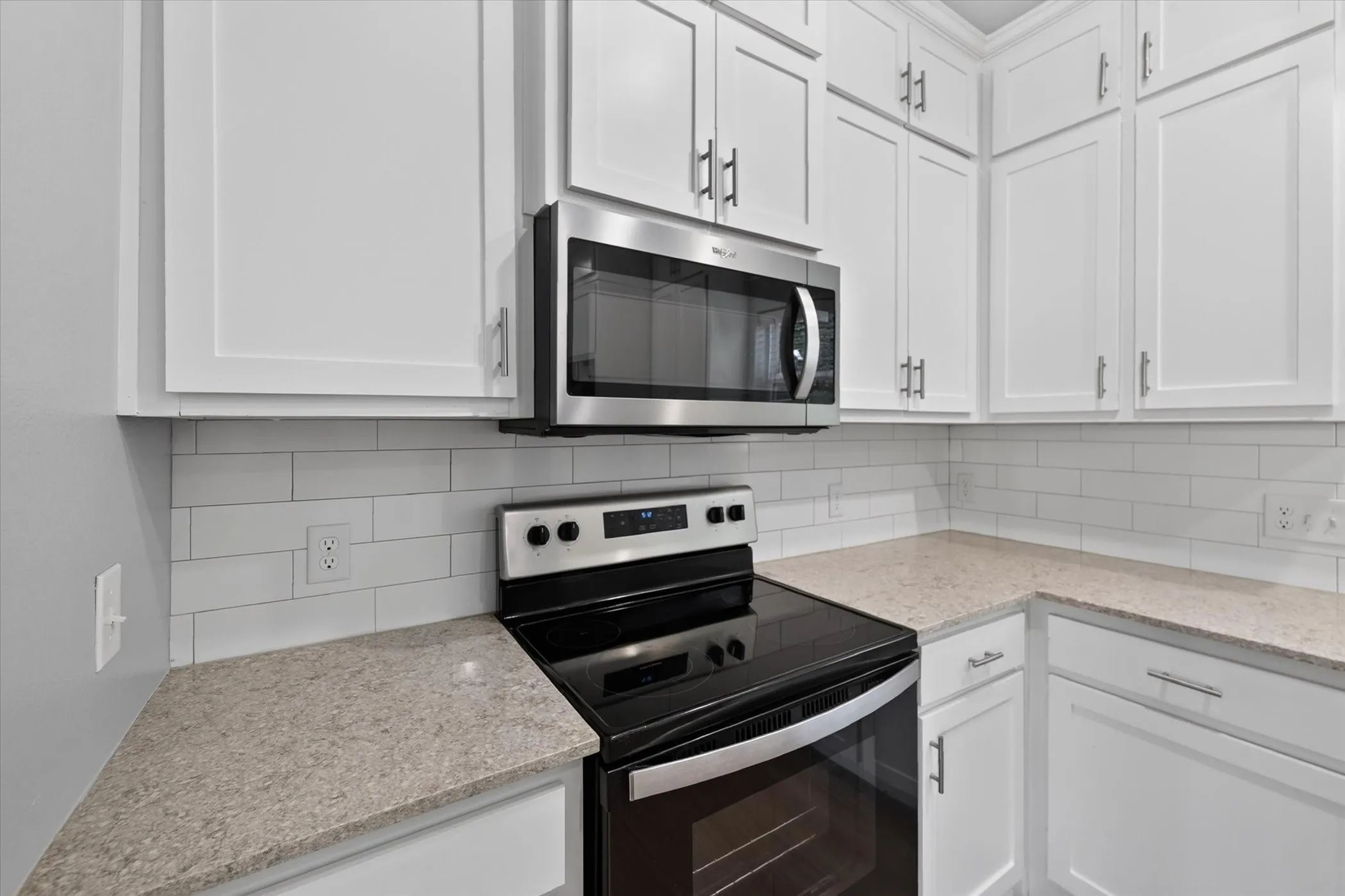 Duplex For Rent in Grayson County , 990 W 6th Avenue 992, Denison, Texas 75021, 2 Bedroom, 2 Bathroom, Garage spaces, 1,062 Sqft, built in 2022, mls#21363275, Real Estate Agent in Denison, Homes For Rent in Grayson county, Homes For Rent in Denison, Realtor in Denison Texas, Real Estate Brokerage Independent Realty Texas, Luminita Cordes Realtor