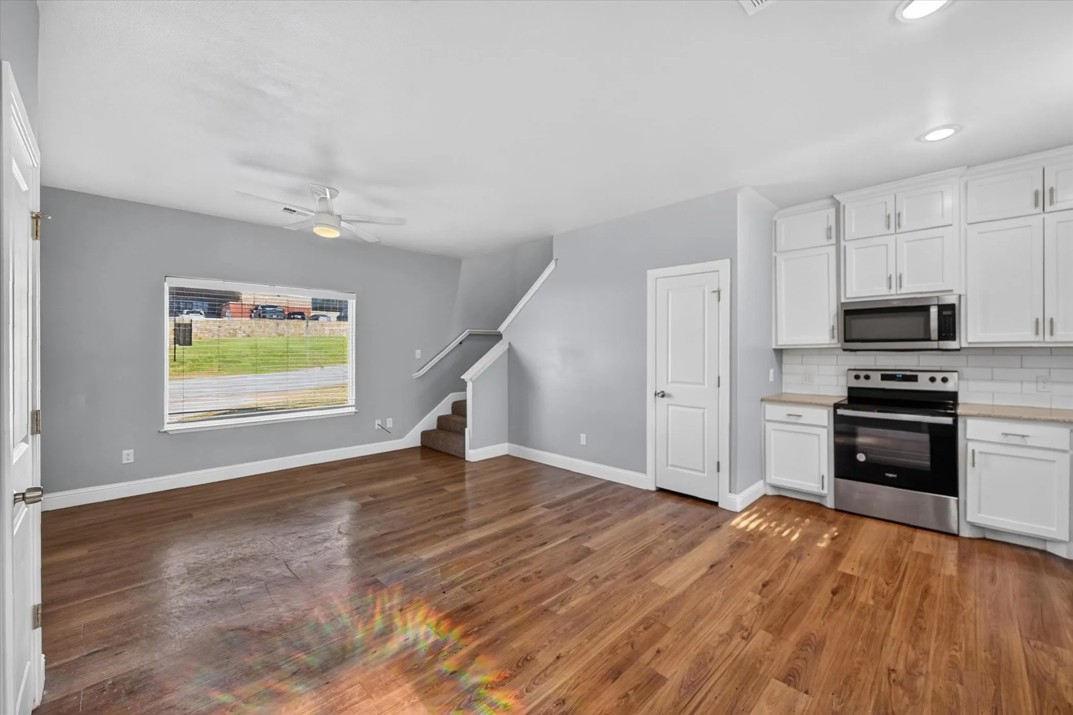 Duplex For Rent in Grayson County , 990 W 6th Avenue 992, Denison, Texas 75021, 2 Bedroom, 2 Bathroom, Garage spaces, 1,062 Sqft, built in 2022, mls#21363275, Real Estate Agent in Denison, Homes For Rent in Grayson county, Homes For Rent in Denison, Realtor in Denison Texas, Real Estate Brokerage Independent Realty Texas, Luminita Cordes Realtor