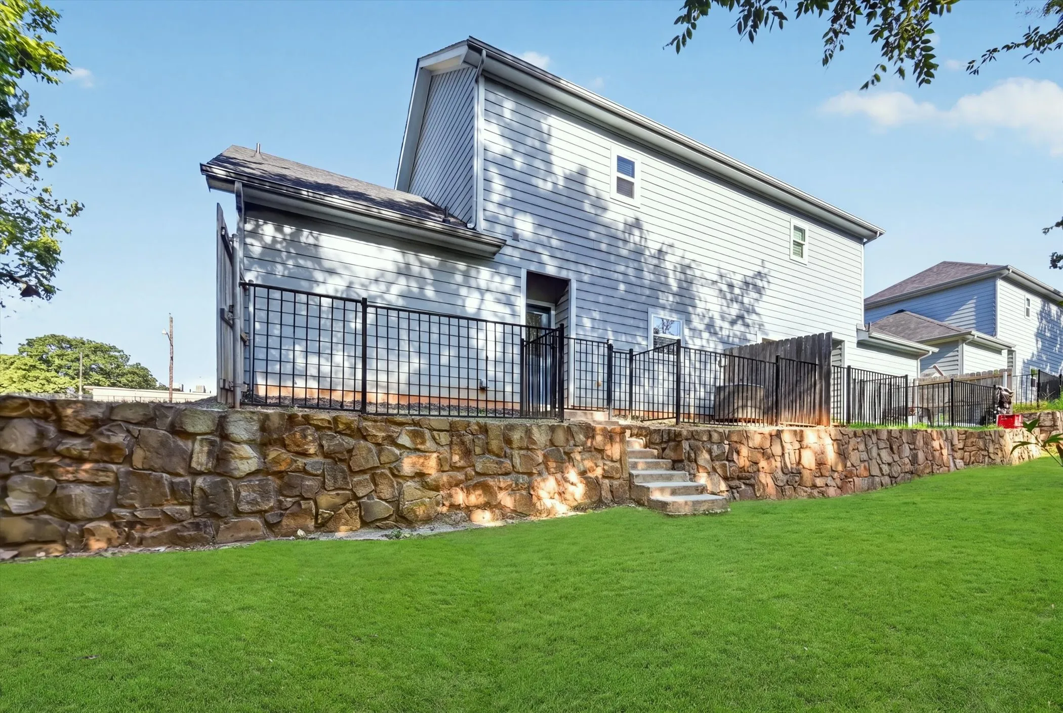 Duplex For Rent in Grayson County , 990 W 6th Avenue 992, Denison, Texas 75021, 2 Bedroom, 2 Bathroom, Garage spaces, 1,062 Sqft, built in 2022, mls#21363275, Real Estate Agent in Denison, Homes For Rent in Grayson county, Homes For Rent in Denison, Realtor in Denison Texas, Real Estate Brokerage Independent Realty Texas, Luminita Cordes Realtor