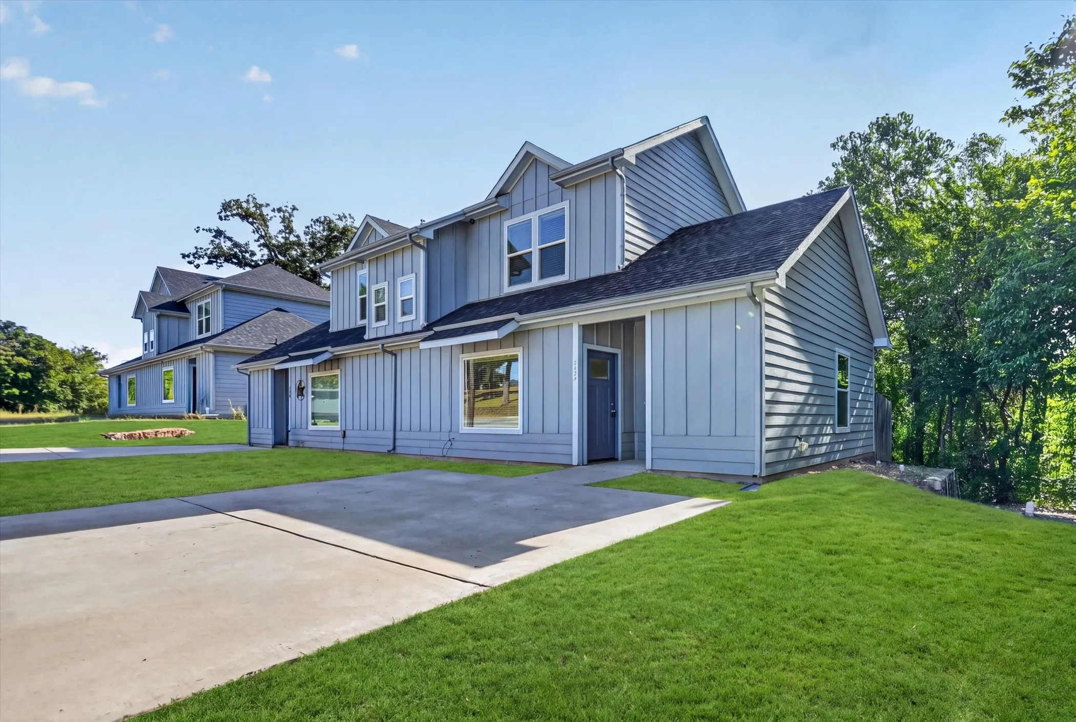 Duplex For Rent in Grayson County , 990 W 6th Avenue 992, Denison, Texas 75021, 2 Bedroom, 2 Bathroom, Garage spaces, 1,062 Sqft, built in 2022, mls#21363275, Real Estate Agent in Denison, Homes For Rent in Grayson county, Homes For Rent in Denison, Realtor in Denison Texas, Real Estate Brokerage Independent Realty Texas, Luminita Cordes Realtor