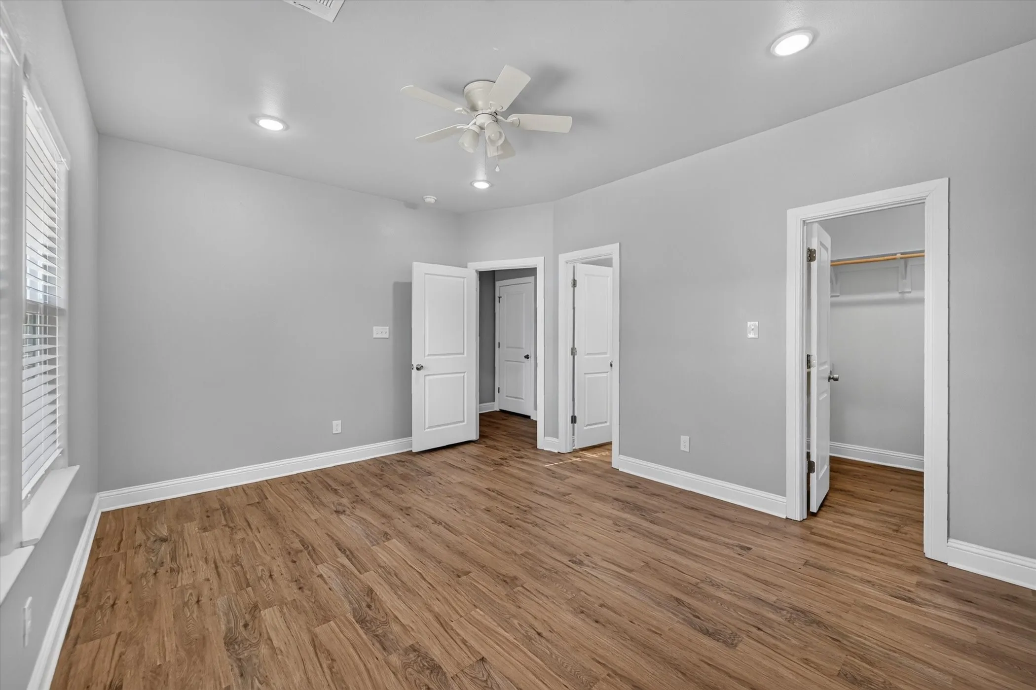 Duplex For Rent in Grayson County , 990 W 6th Avenue 992, Denison, Texas 75021, 2 Bedroom, 2 Bathroom, Garage spaces, 1,062 Sqft, built in 2022, mls#21363275, Real Estate Agent in Denison, Homes For Rent in Grayson county, Homes For Rent in Denison, Realtor in Denison Texas, Real Estate Brokerage Independent Realty Texas, Luminita Cordes Realtor