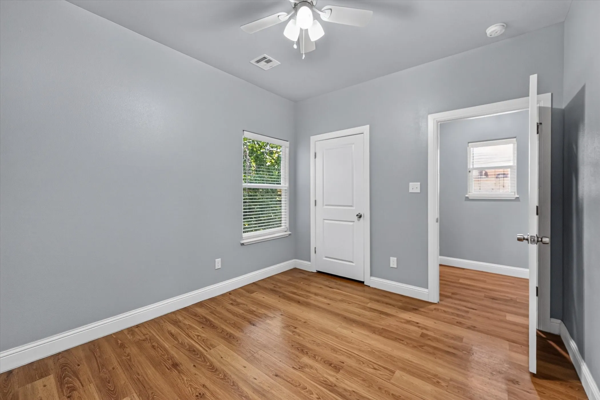 Duplex For Rent in Grayson County , 990 W 6th Avenue 992, Denison, Texas 75021, 2 Bedroom, 2 Bathroom, Garage spaces, 1,062 Sqft, built in 2022, mls#21363275, Real Estate Agent in Denison, Homes For Rent in Grayson county, Homes For Rent in Denison, Realtor in Denison Texas, Real Estate Brokerage Independent Realty Texas, Luminita Cordes Realtor