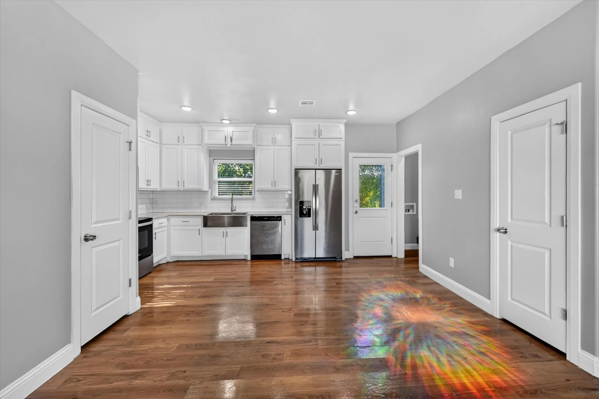 Duplex For Rent in Grayson County , 990 W 6th Avenue 992, Denison, Texas 75021, 2 Bedroom, 2 Bathroom, Garage spaces, 1,062 Sqft, built in 2022, mls#21363275, Real Estate Agent in Denison, Homes For Rent in Grayson county, Homes For Rent in Denison, Realtor in Denison Texas, Real Estate Brokerage Independent Realty Texas, Luminita Cordes Realtor