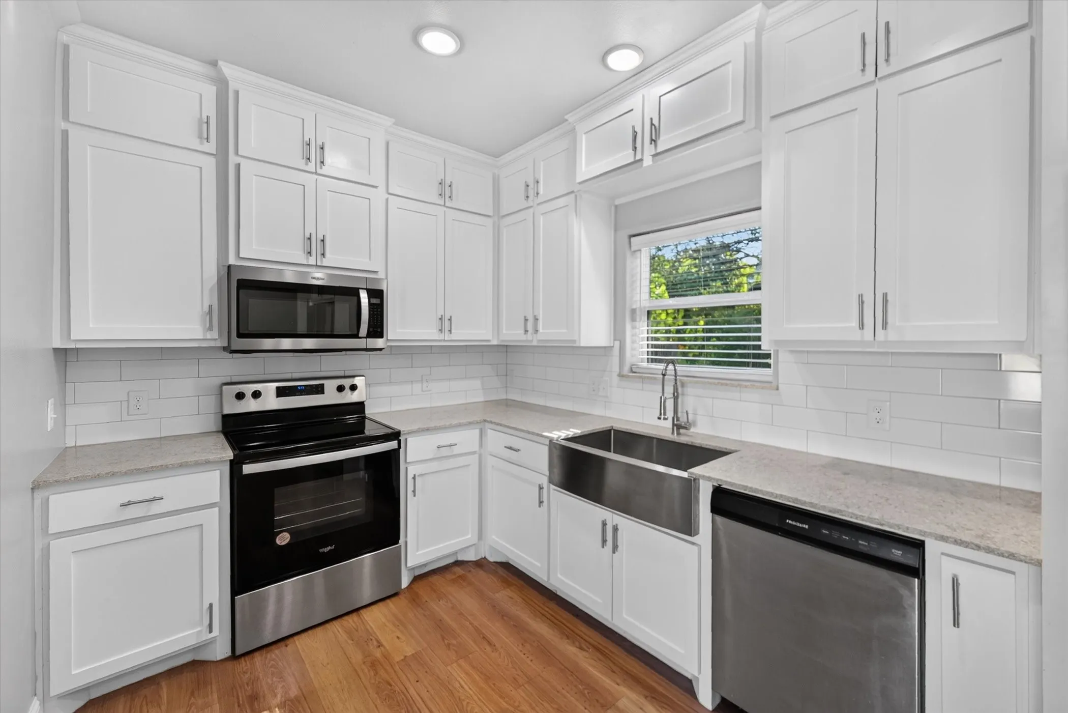 Duplex For Rent in Grayson County , 990 W 6th Avenue 992, Denison, Texas 75021, 2 Bedroom, 2 Bathroom, Garage spaces, 1,062 Sqft, built in 2022, mls#21363275, Real Estate Agent in Denison, Homes For Rent in Grayson county, Homes For Rent in Denison, Realtor in Denison Texas, Real Estate Brokerage Independent Realty Texas, Luminita Cordes Realtor