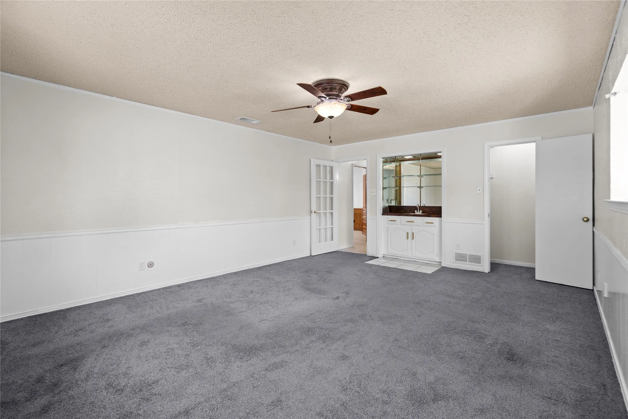 Single Family Residence For Sale in Dallas County , 1315 Winding Brook Drive, De Soto, Texas 75115, 4 Bedroom, 4 Bathroom, 2 Garage spaces, 2,700 Sqft, built in 1977, mls#21329839, Real Estate Agent in De Soto, Homes For Sale in Dallas county, Homes For Sale in De Soto, Realtor in De Soto Texas, Real Estate Brokerage Independent Realty Texas, Luminita Cordes Realtor