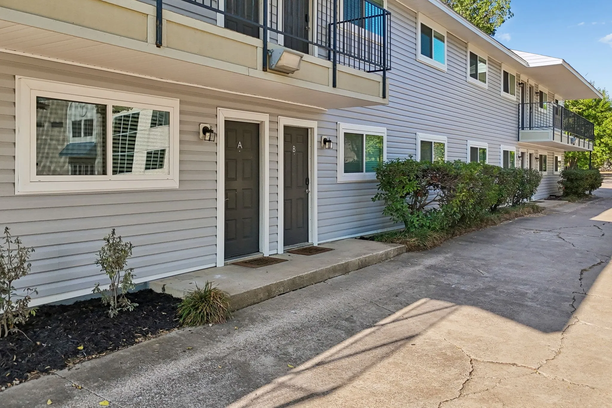 For Sale in Tarrant County , 1006 Thannisch Drive, Arlington, Texas 76011, 8 Bedroom, 8 Bathroom, Garage spaces, 0 Sqft, built in 1972, mls#21340384, Real Estate Agent in Arlington, Homes For Sale in Tarrant county, Homes For Sale in Arlington, Realtor in Arlington Texas, Real Estate Brokerage Independent Realty Texas, Luminita Cordes Realtor