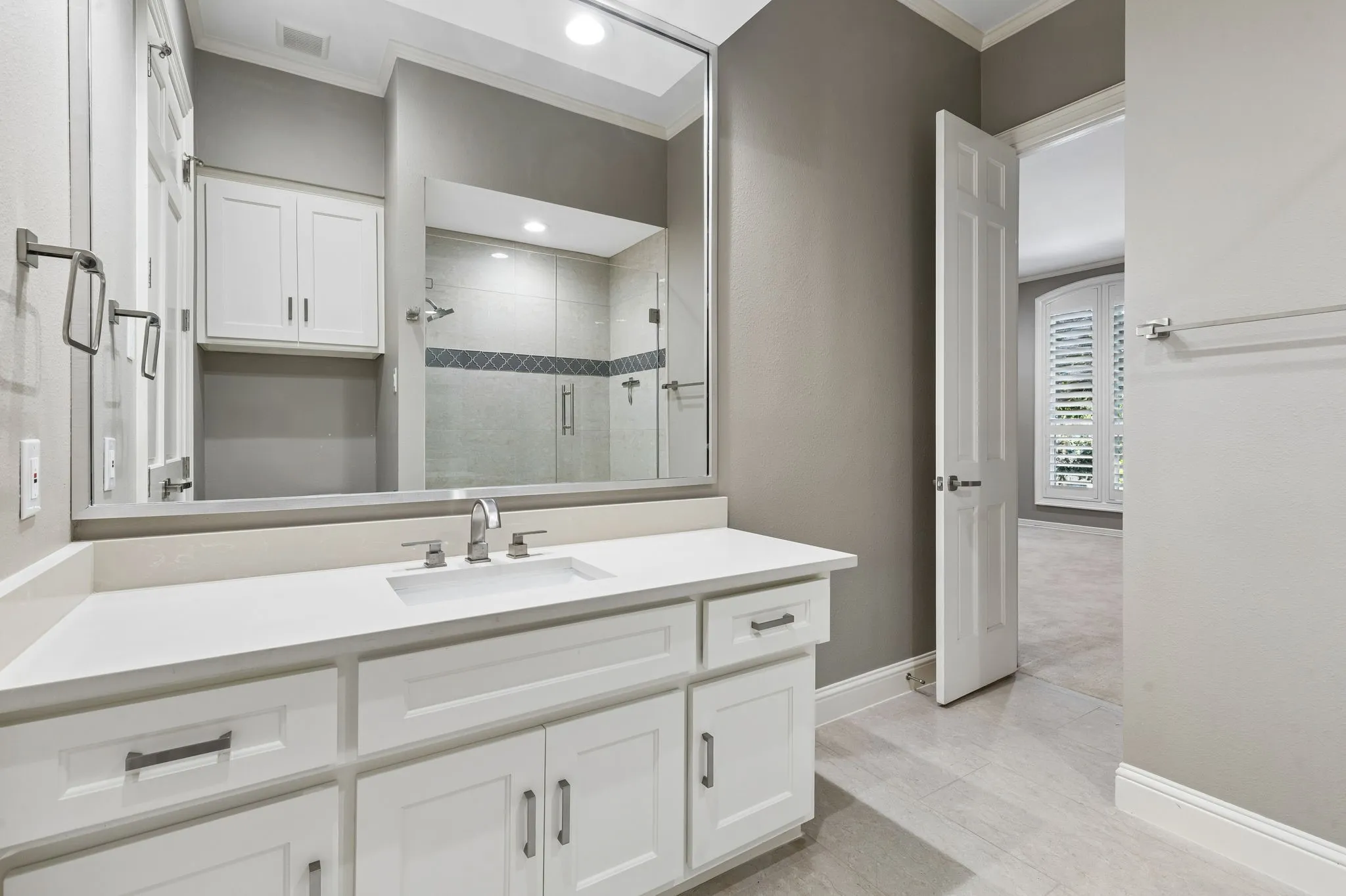 Single Family Residence For Sale in Dallas County , 7212 Helsem Bend, Dallas, Texas 75230, 4 Bedroom, 6 Bathroom, 3 Garage spaces, 4,577 Sqft, built in 1984, mls#21364952, Real Estate Agent in Dallas, Homes For Sale in Dallas county, Homes For Sale in Dallas, Realtor in Dallas Texas, Real Estate Brokerage Independent Realty Texas, Luminita Cordes Realtor
