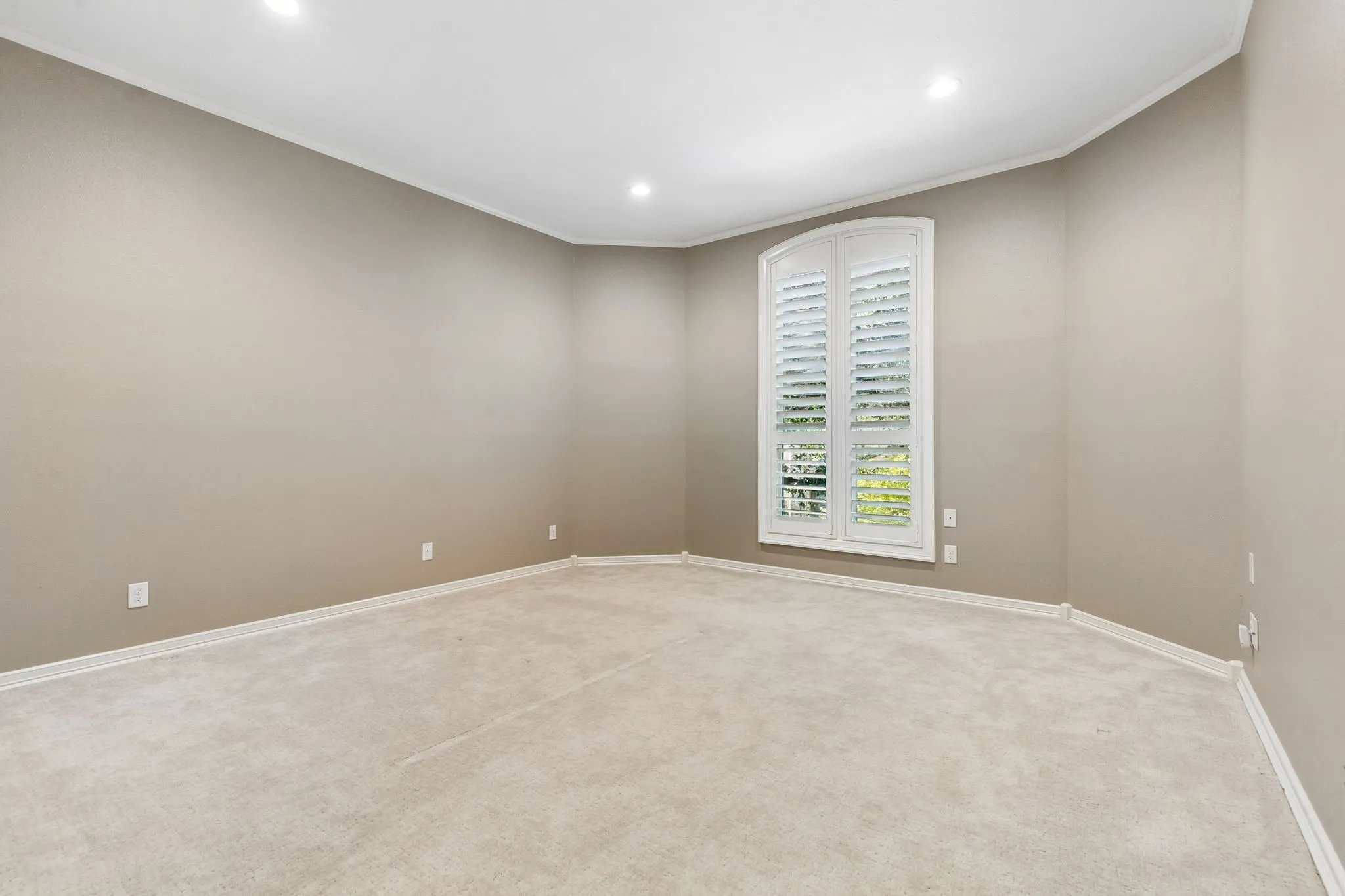 Single Family Residence For Sale in Dallas County , 7212 Helsem Bend, Dallas, Texas 75230, 4 Bedroom, 6 Bathroom, 3 Garage spaces, 4,577 Sqft, built in 1984, mls#21364952, Real Estate Agent in Dallas, Homes For Sale in Dallas county, Homes For Sale in Dallas, Realtor in Dallas Texas, Real Estate Brokerage Independent Realty Texas, Luminita Cordes Realtor