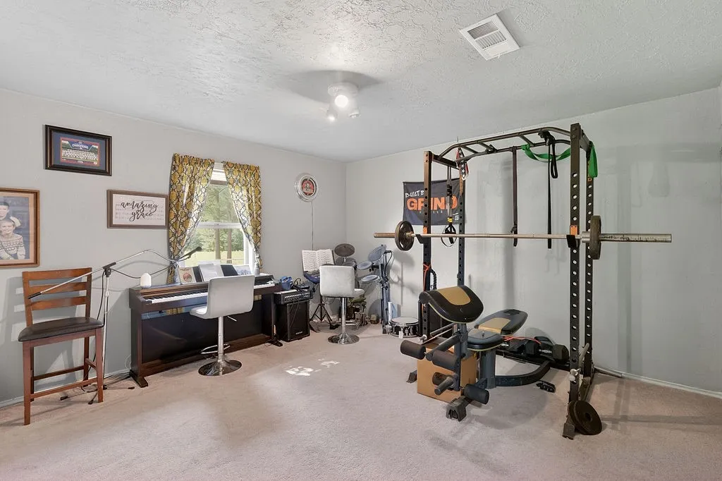 Single Family Residence For Sale in Upshur County , 365 H Williams Road, Gilmer, Texas 75645, 4 Bedroom, 2 Bathroom, Garage spaces, 1,700 Sqft, built in 1985, mls#21365164, Real Estate Agent in Gilmer, Homes For Sale in Upshur county, Homes For Sale in Gilmer, Realtor in Gilmer Texas, Real Estate Brokerage Independent Realty Texas, Luminita Cordes Realtor