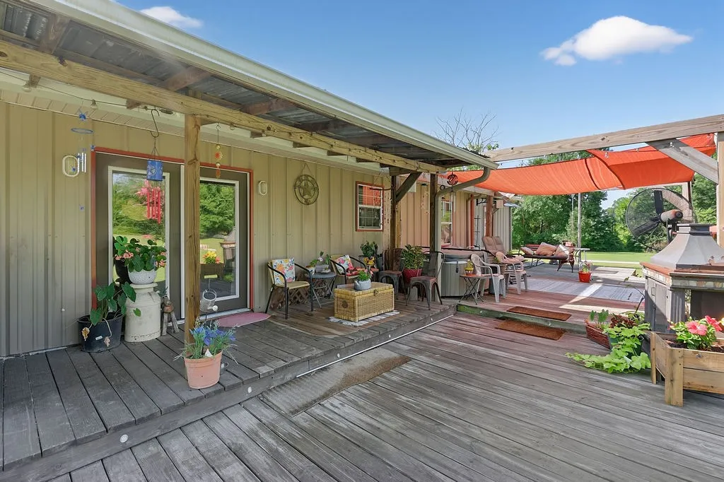 Single Family Residence For Sale in Upshur County , 365 H Williams Road, Gilmer, Texas 75645, 4 Bedroom, 2 Bathroom, Garage spaces, 1,700 Sqft, built in 1985, mls#21365164, Real Estate Agent in Gilmer, Homes For Sale in Upshur county, Homes For Sale in Gilmer, Realtor in Gilmer Texas, Real Estate Brokerage Independent Realty Texas, Luminita Cordes Realtor
