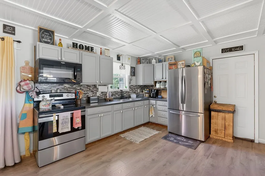 Single Family Residence For Sale in Upshur County , 365 H Williams Road, Gilmer, Texas 75645, 4 Bedroom, 2 Bathroom, Garage spaces, 1,700 Sqft, built in 1985, mls#21365164, Real Estate Agent in Gilmer, Homes For Sale in Upshur county, Homes For Sale in Gilmer, Realtor in Gilmer Texas, Real Estate Brokerage Independent Realty Texas, Luminita Cordes Realtor