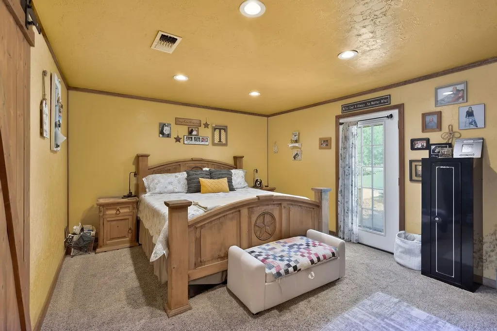 Single Family Residence For Sale in Upshur County , 365 H Williams Road, Gilmer, Texas 75645, 4 Bedroom, 2 Bathroom, Garage spaces, 1,700 Sqft, built in 1985, mls#21365164, Real Estate Agent in Gilmer, Homes For Sale in Upshur county, Homes For Sale in Gilmer, Realtor in Gilmer Texas, Real Estate Brokerage Independent Realty Texas, Luminita Cordes Realtor