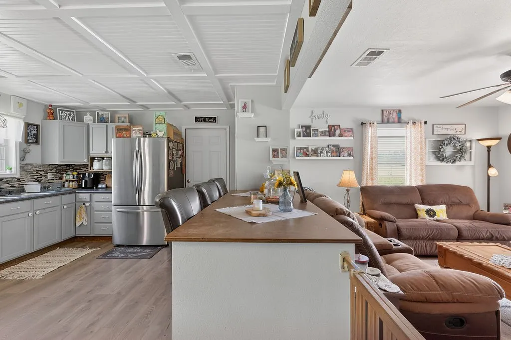Single Family Residence For Sale in Upshur County , 365 H Williams Road, Gilmer, Texas 75645, 4 Bedroom, 2 Bathroom, Garage spaces, 1,700 Sqft, built in 1985, mls#21365164, Real Estate Agent in Gilmer, Homes For Sale in Upshur county, Homes For Sale in Gilmer, Realtor in Gilmer Texas, Real Estate Brokerage Independent Realty Texas, Luminita Cordes Realtor