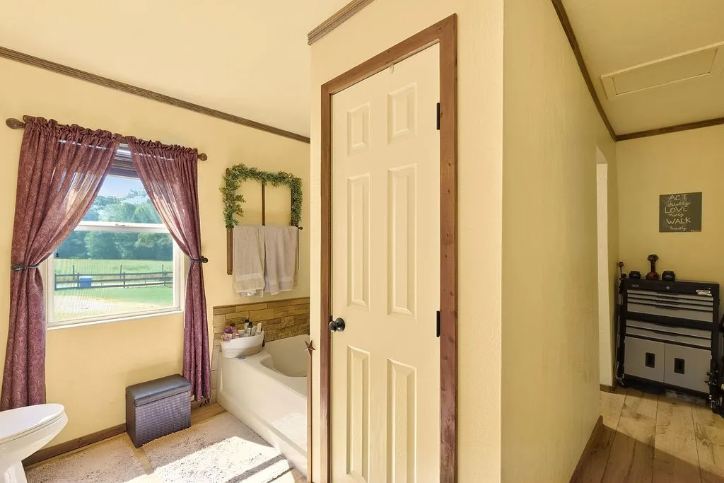 Single Family Residence For Sale in Upshur County , 365 H Williams Road, Gilmer, Texas 75645, 4 Bedroom, 2 Bathroom, Garage spaces, 1,700 Sqft, built in 1985, mls#21365164, Real Estate Agent in Gilmer, Homes For Sale in Upshur county, Homes For Sale in Gilmer, Realtor in Gilmer Texas, Real Estate Brokerage Independent Realty Texas, Luminita Cordes Realtor