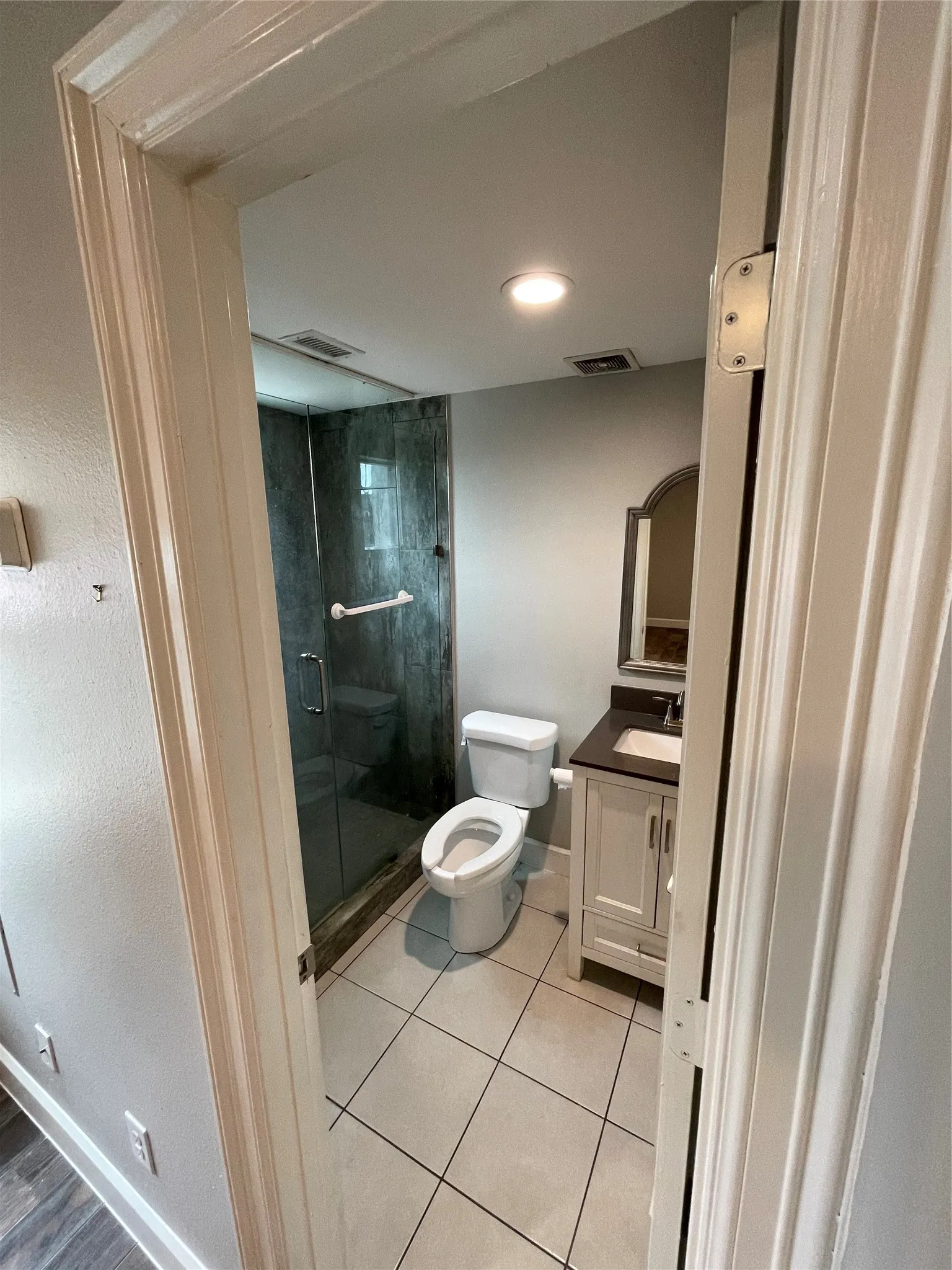 Apartment For Rent in Dallas County , 3101 Commerce Street 201, Dallas, Texas 75226, 0, 1 Bathroom, Garage spaces, 494 Sqft, built in 1986, Price $1,000, mls#21365087, Real Estate Agent in Dallas, Homes For Rent in Dallas county, Homes For Rent in Dallas, Realtor in Dallas Texas, Real Estate Brokerage Independent Realty Texas, Luminita Cordes Realtor