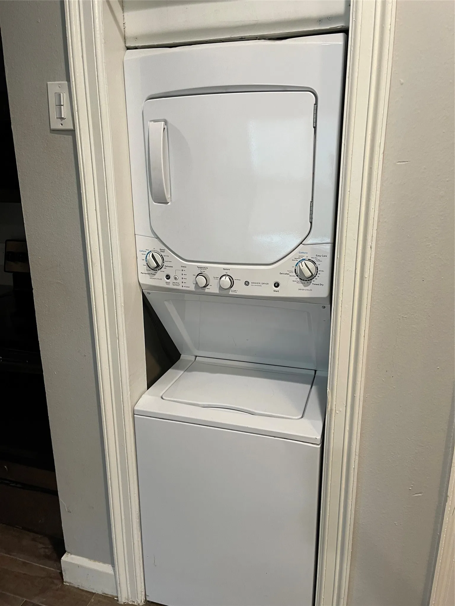 Apartment For Rent in Dallas County , 3101 Commerce Street 201, Dallas, Texas 75226, 0, 1 Bathroom, Garage spaces, 494 Sqft, built in 1986, Price $1,000, mls#21365087, Real Estate Agent in Dallas, Homes For Rent in Dallas county, Homes For Rent in Dallas, Realtor in Dallas Texas, Real Estate Brokerage Independent Realty Texas, Luminita Cordes Realtor