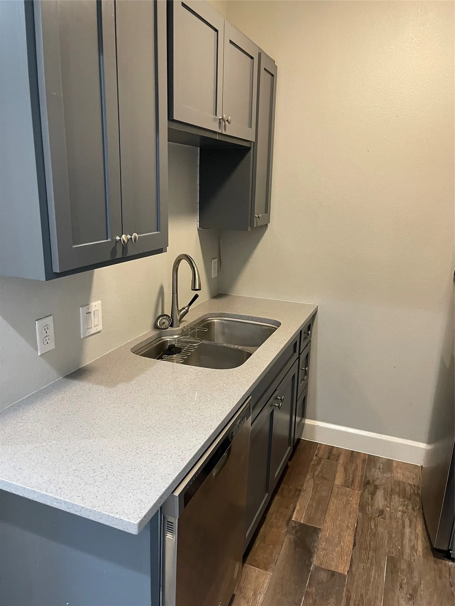 Apartment For Rent in Dallas County , 3101 Commerce Street 201, Dallas, Texas 75226, 0, 1 Bathroom, Garage spaces, 494 Sqft, built in 1986, Price $1,000, mls#21365087, Real Estate Agent in Dallas, Homes For Rent in Dallas county, Homes For Rent in Dallas, Realtor in Dallas Texas, Real Estate Brokerage Independent Realty Texas, Luminita Cordes Realtor
