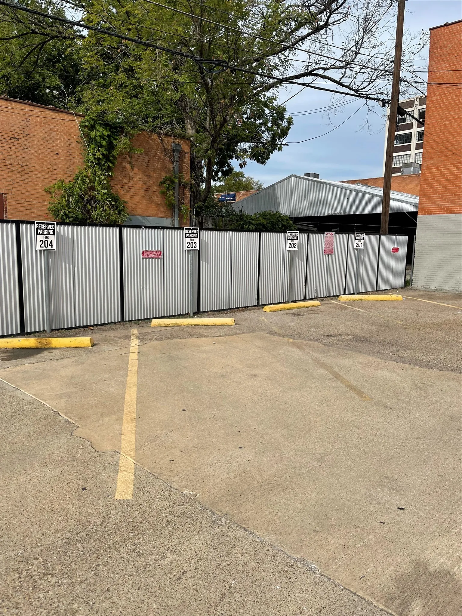 Apartment For Rent in Dallas County , 3101 Commerce Street 201, Dallas, Texas 75226, 0, 1 Bathroom, Garage spaces, 494 Sqft, built in 1986, Price $1,000, mls#21365087, Real Estate Agent in Dallas, Homes For Rent in Dallas county, Homes For Rent in Dallas, Realtor in Dallas Texas, Real Estate Brokerage Independent Realty Texas, Luminita Cordes Realtor