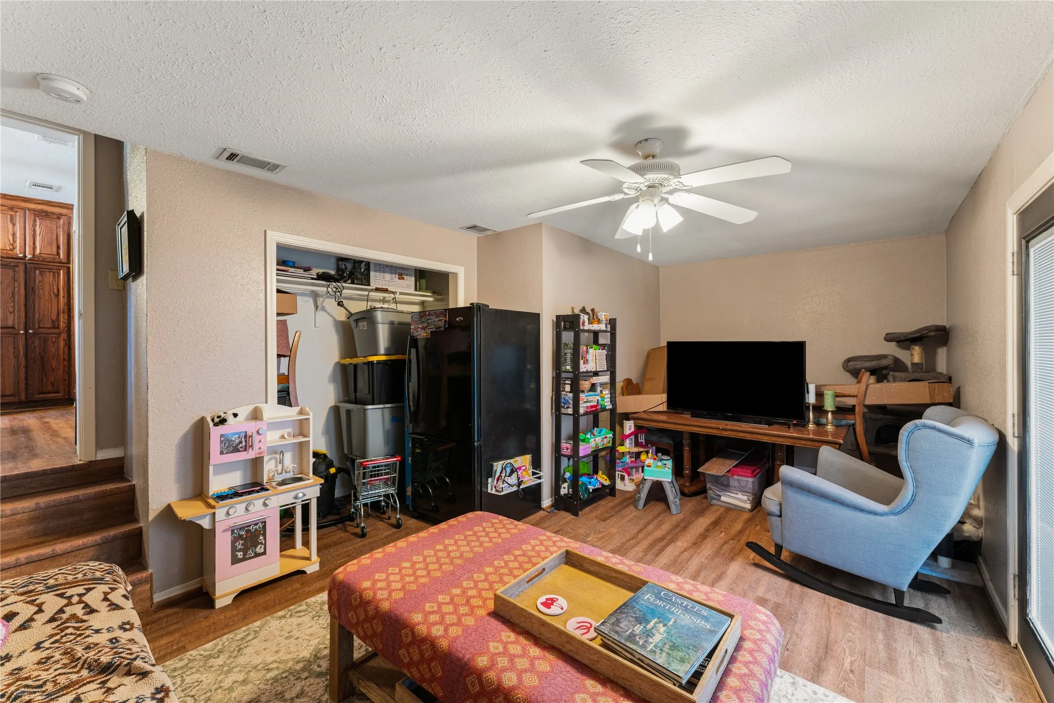 Single Family Residence For Sale in Collin County , 705 N Washington Street, Farmersville, Texas 75442, 3 Bedroom, 2 Bathroom, Garage spaces, 1,200 Sqft, built in 1938, mls#21363050, Real Estate Agent in Farmersville, Homes For Sale in Collin county, Homes For Sale in Farmersville, Realtor in Farmersville Texas, Real Estate Brokerage Independent Realty Texas, Luminita Cordes Realtor