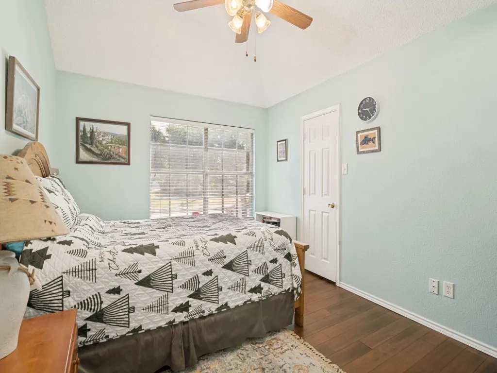 Single Family Residence For Sale in Dallas County , 10313 Evergreen Drive, Rowlett, Texas 75089, 4 Bedroom, 2 Bathroom, 2 Garage spaces, 2,085 Sqft, built in 2001, mls#21364052, Real Estate Agent in Rowlett, Homes For Sale in Dallas county, Homes For Sale in Rowlett, Realtor in Rowlett Texas, Real Estate Brokerage Independent Realty Texas, Luminita Cordes Realtor